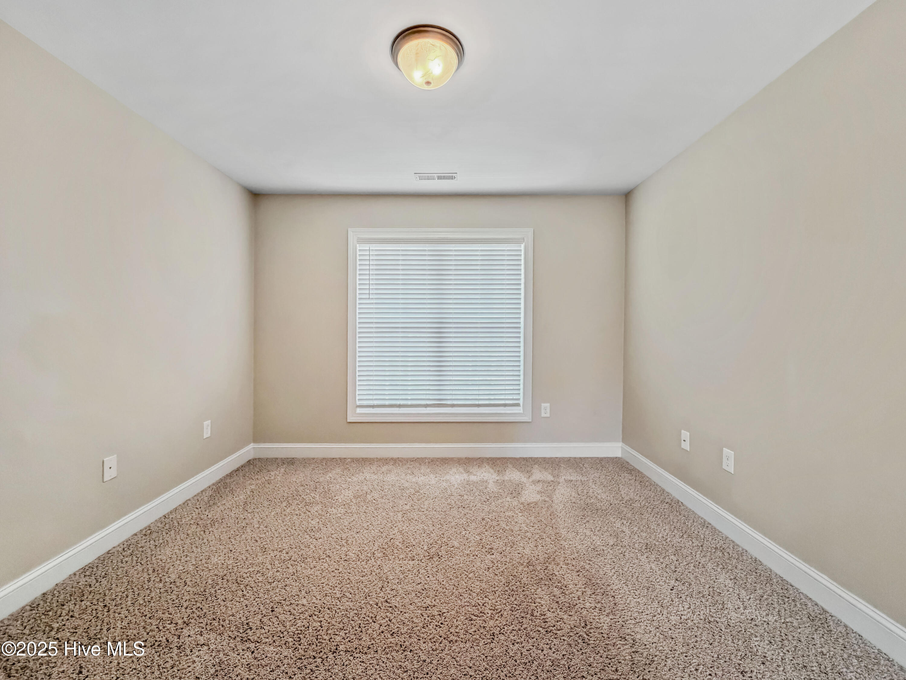 100543417 | Photo 37