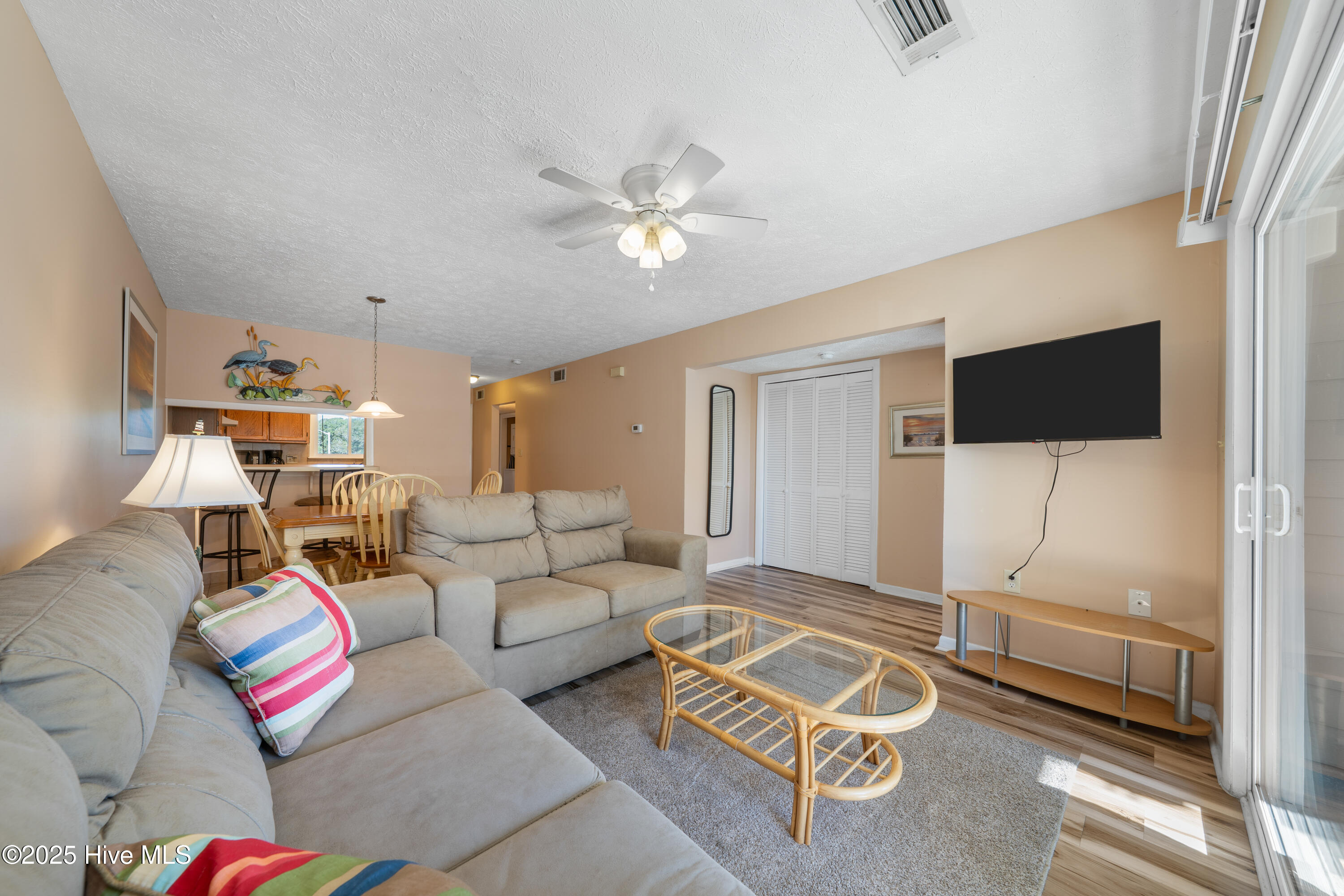 100539847 | Photo 26