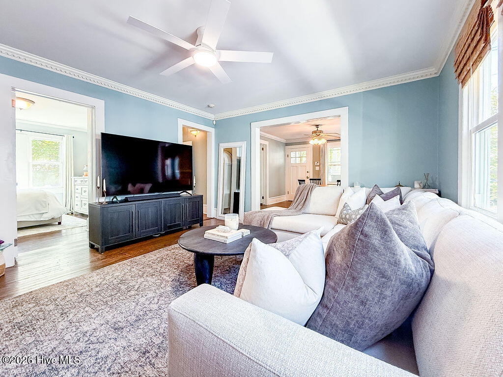 100565673 | Photo 10