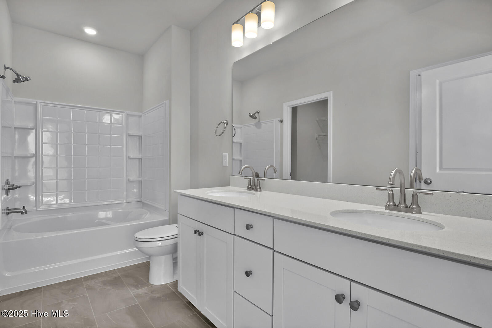 100526697 | Photo 16