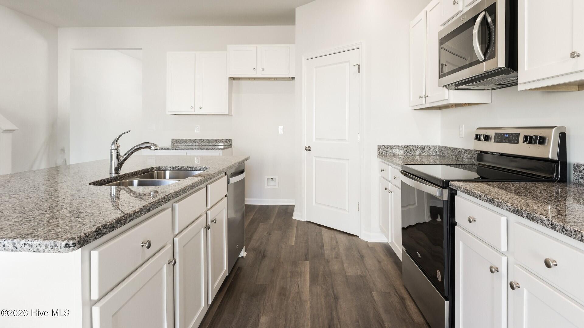 100550246 | Photo 10