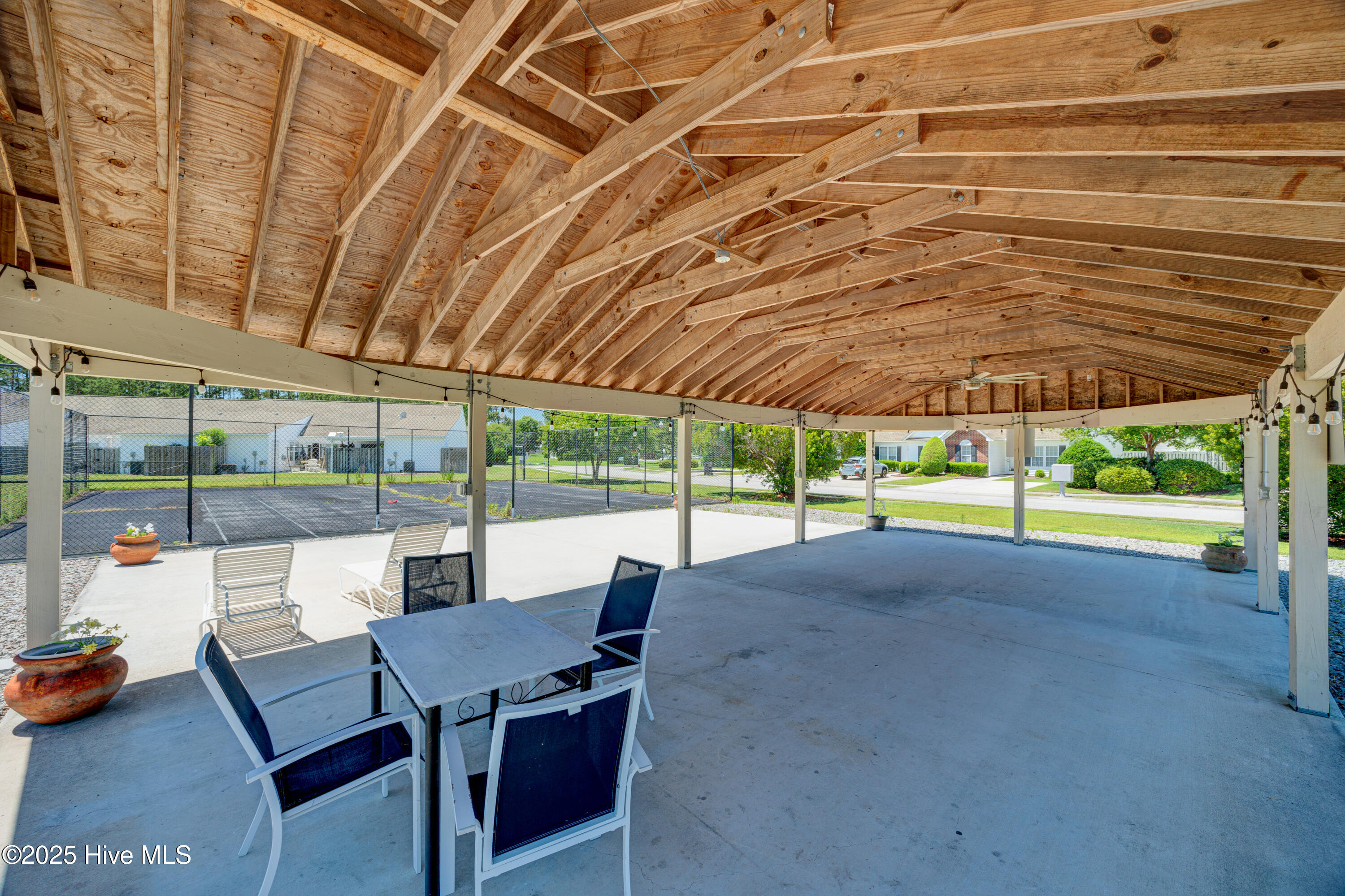 100541920 | Photo 51