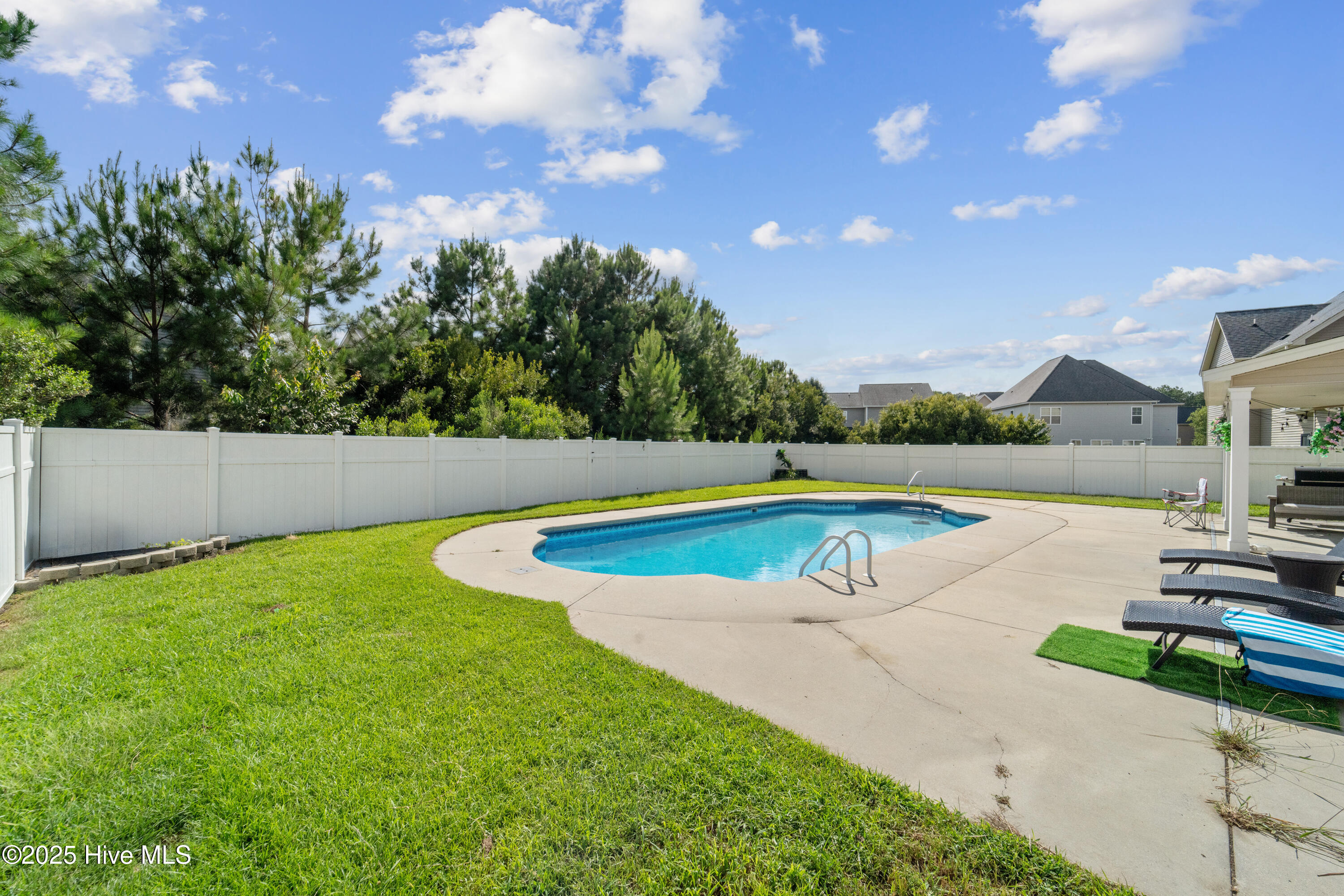 100516932 | Photo 69