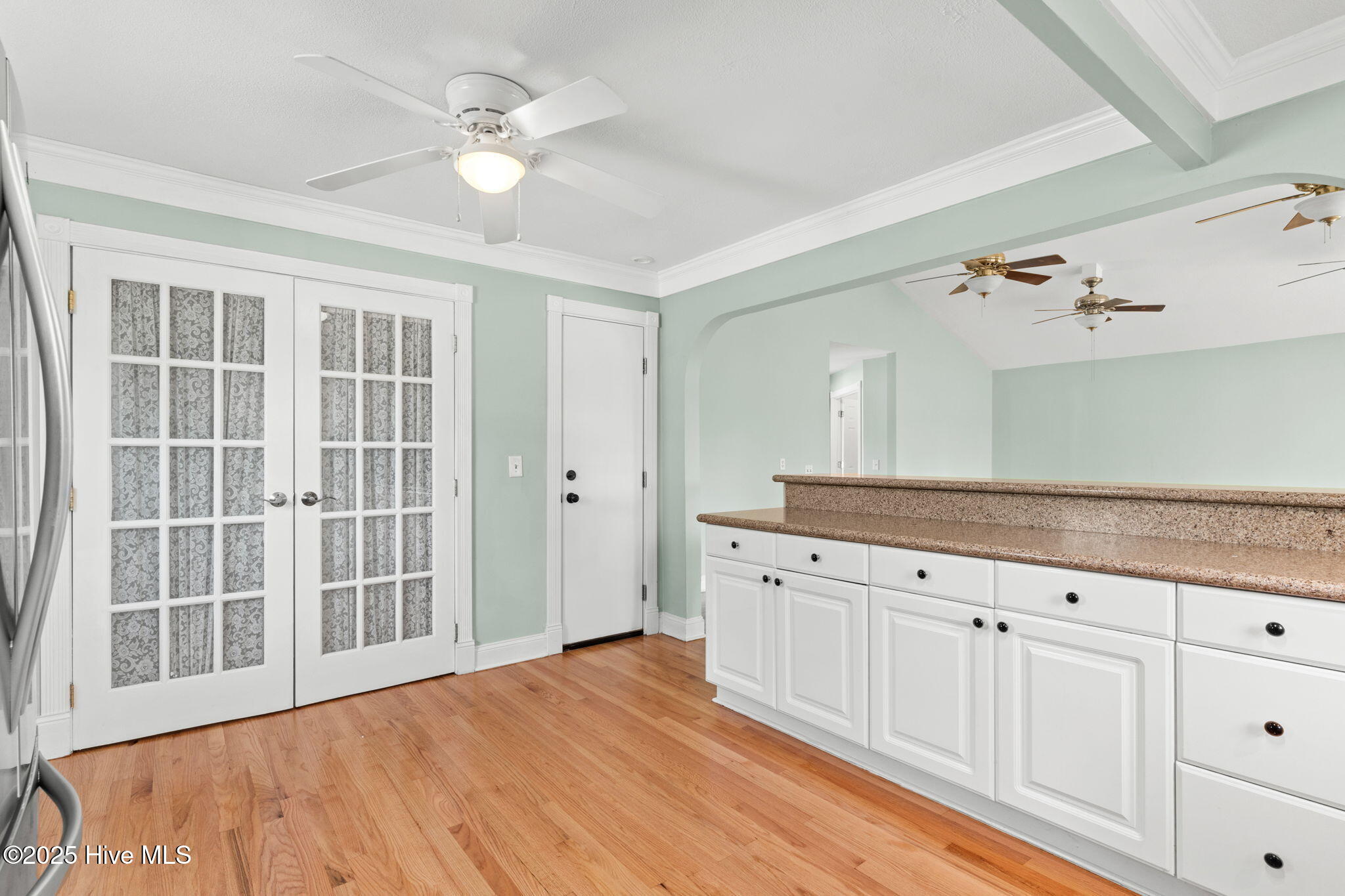 100543279 | Photo 27