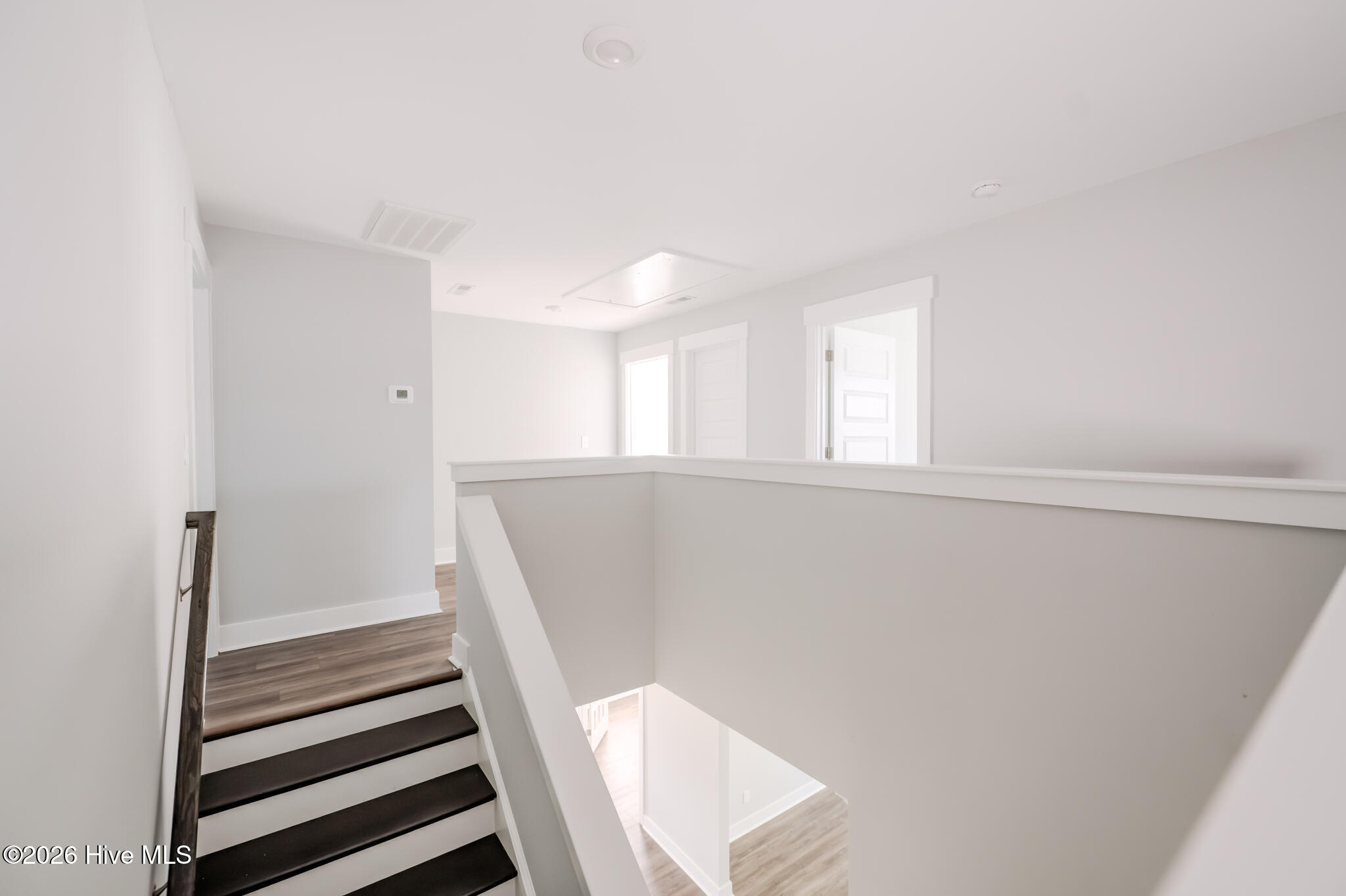 100567790 | Photo 45