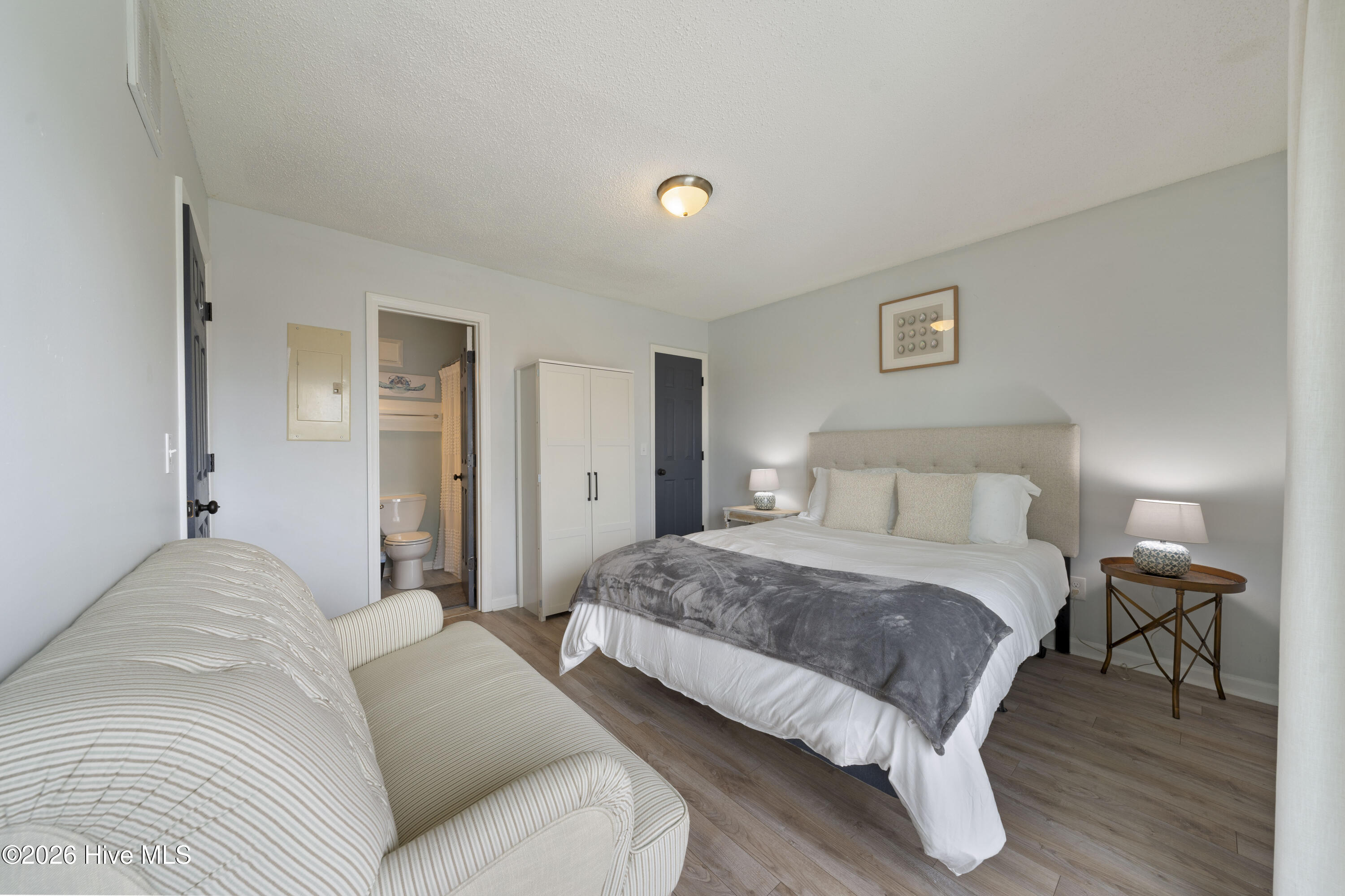 100555200 | Photo 26