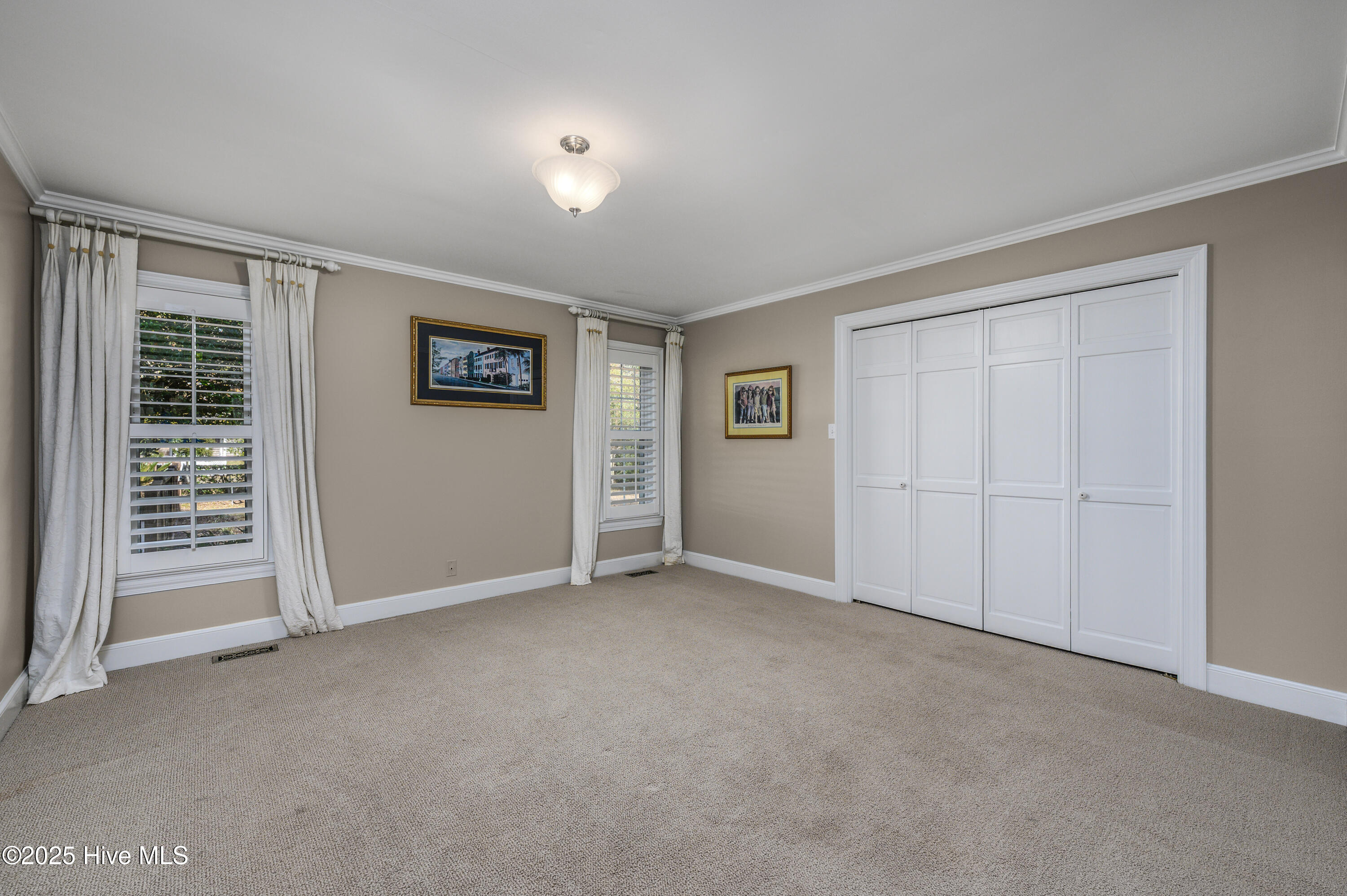 100485107 | Photo 30