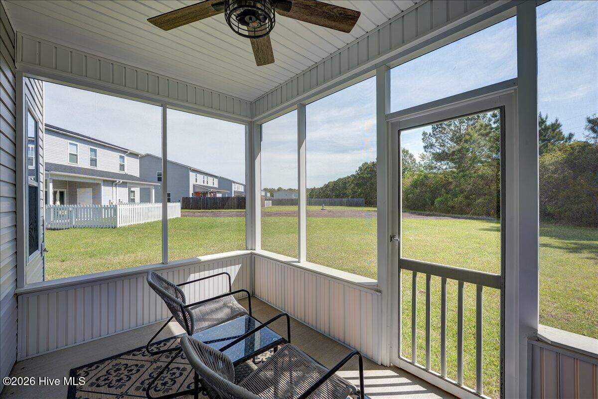 100567041 | Photo 19