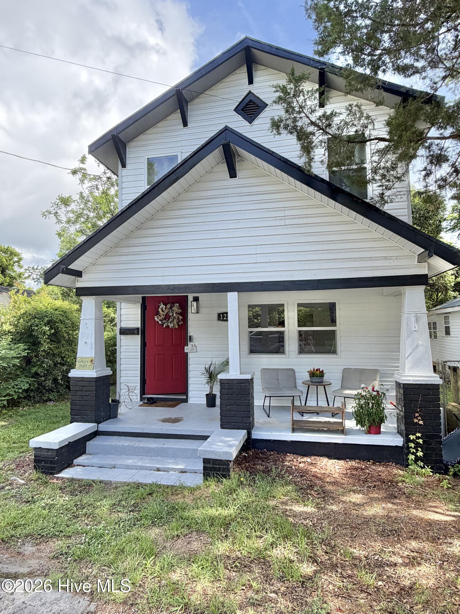 Homes for sale in New Bern, NC | 1222 Cedar St, New Bern, NC 28560 | MLS# 100542274