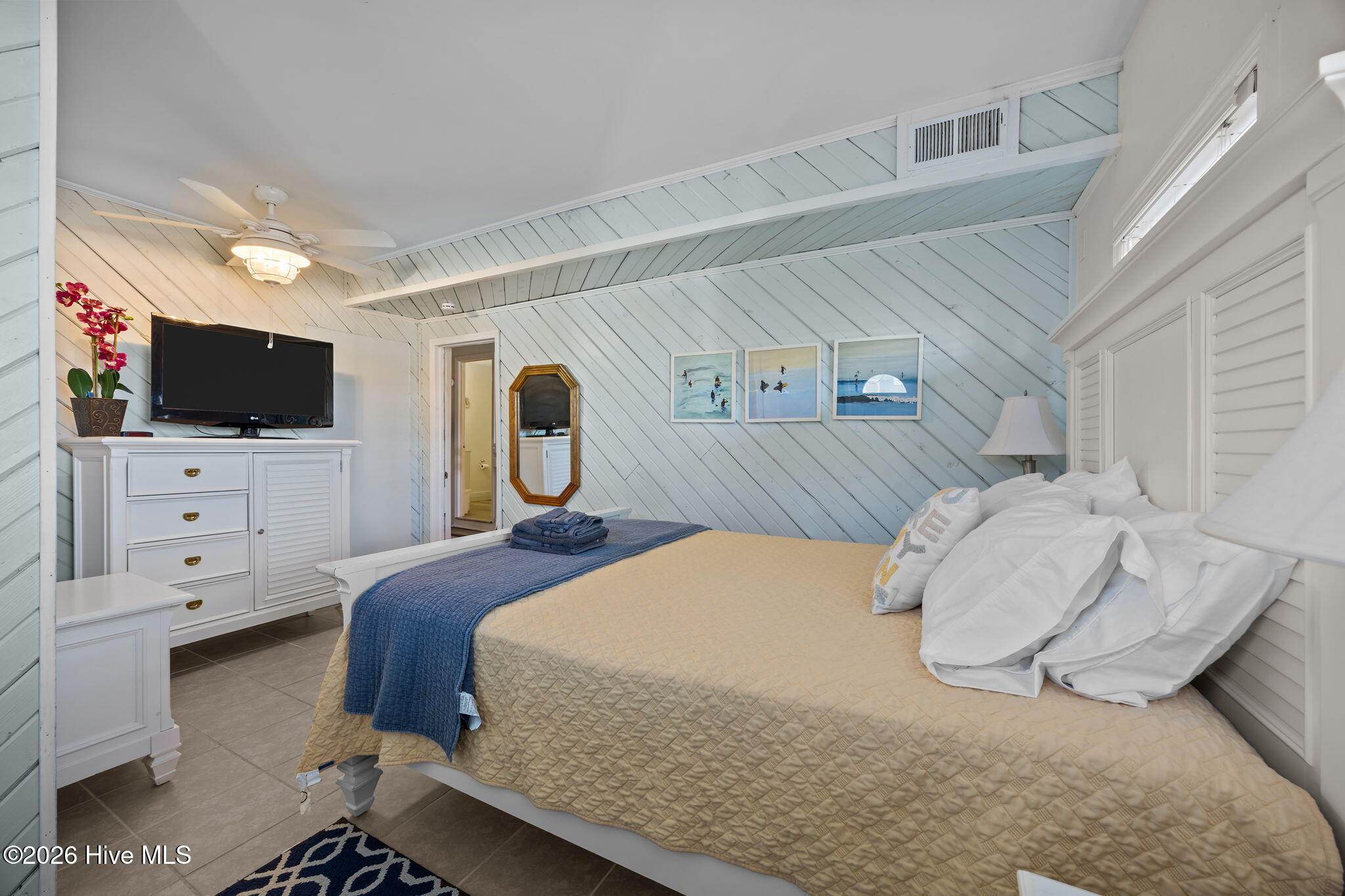 100552001 | Photo 13