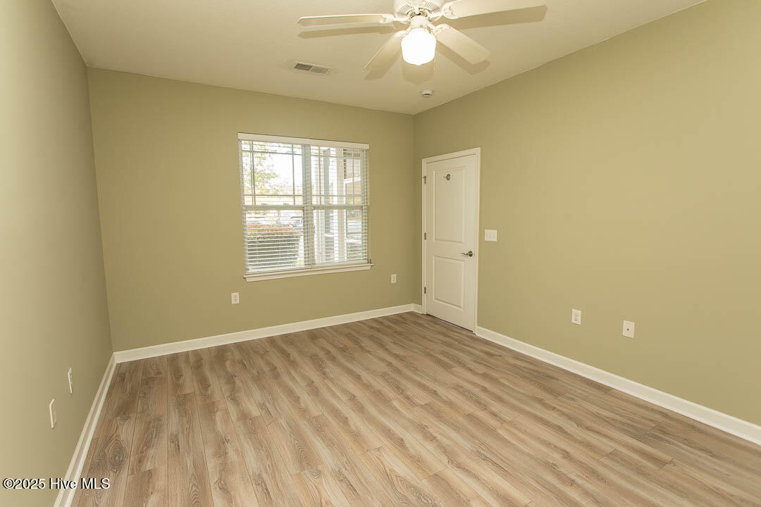 100532415 | Photo 26