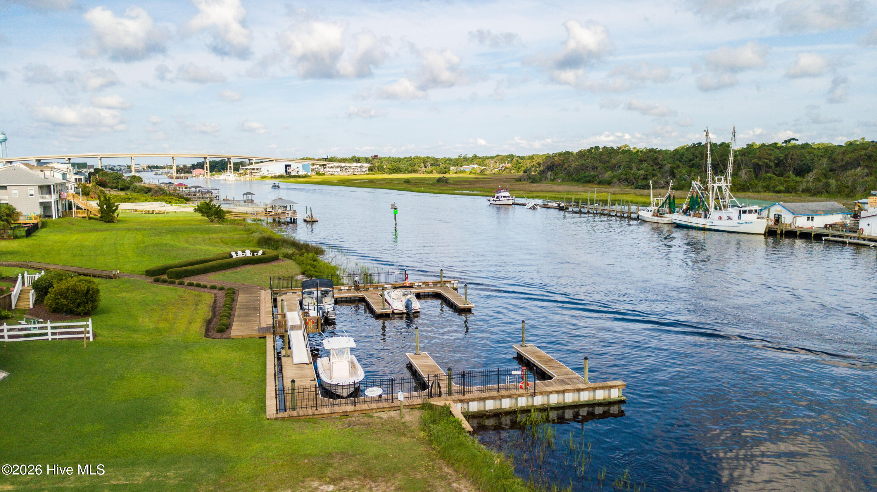 100566975 | Photo 56