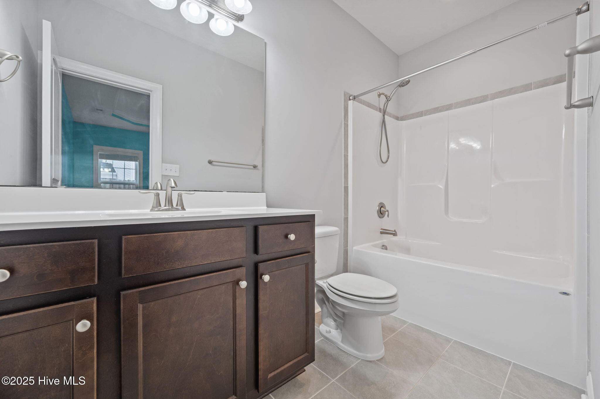 100546681 | Photo 23