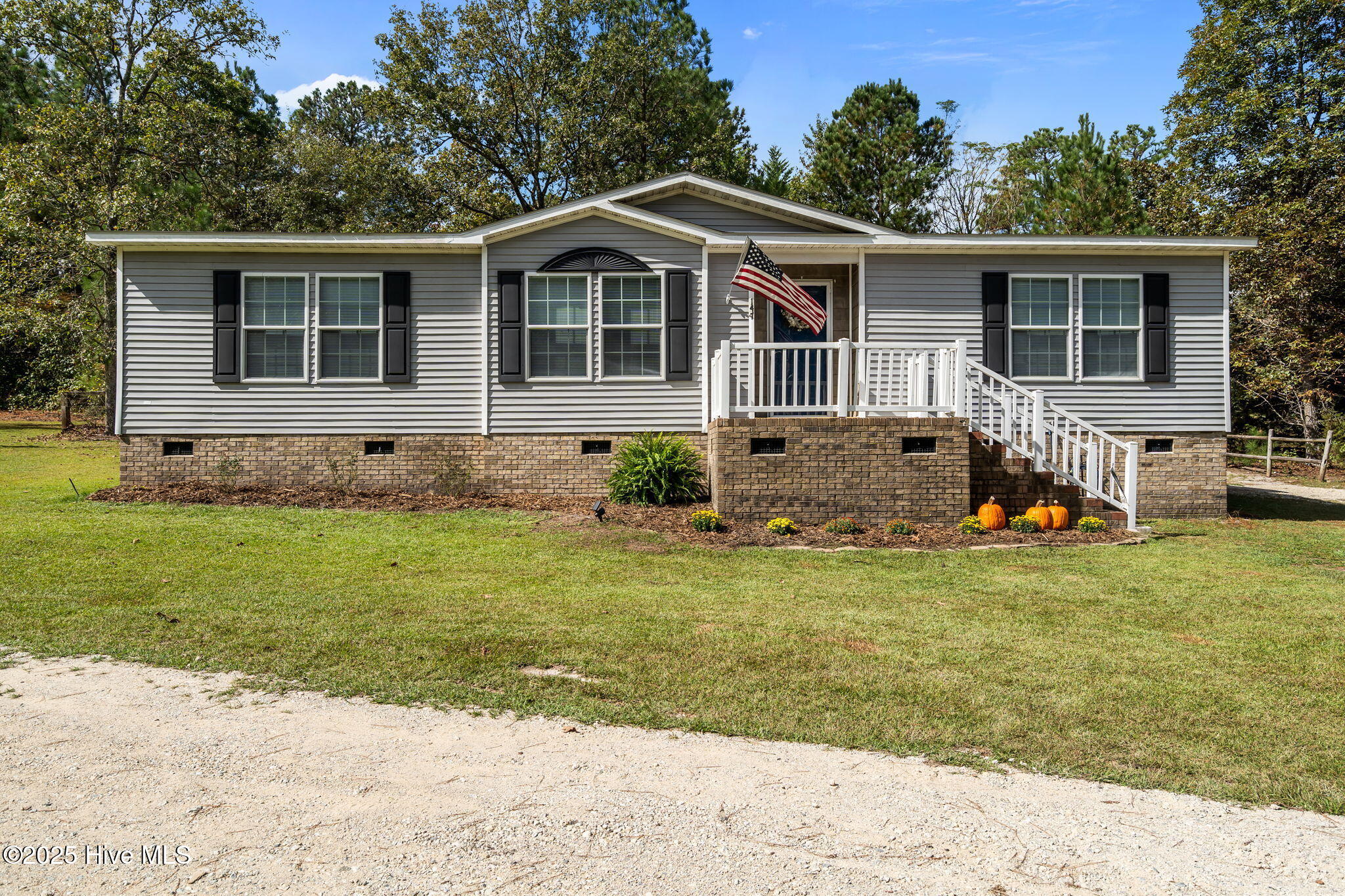 Homes for sale in West End, NC | 147 Swain Ln, West End, NC 27376 | MLS# 100534883