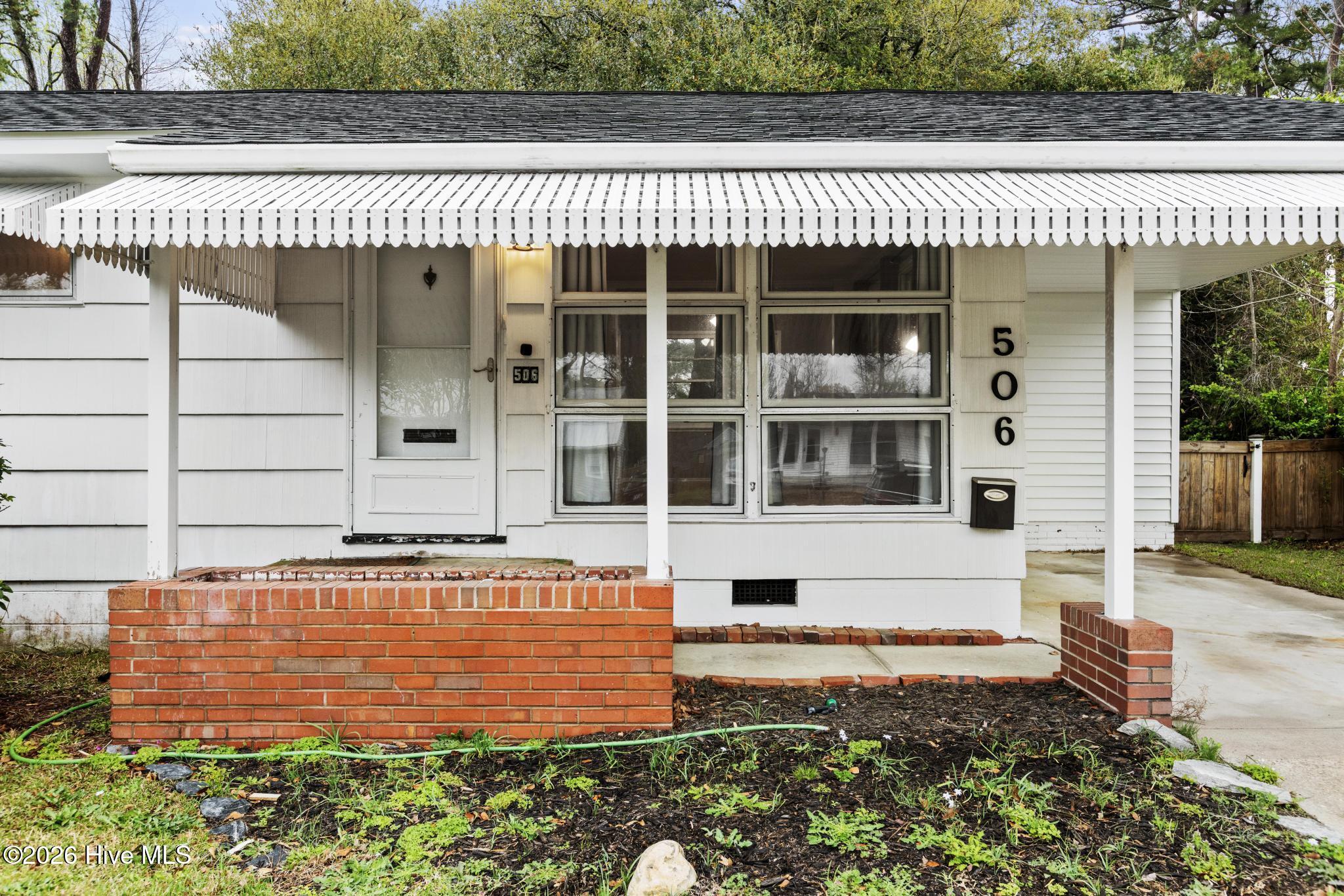 100560797 | Photo 25