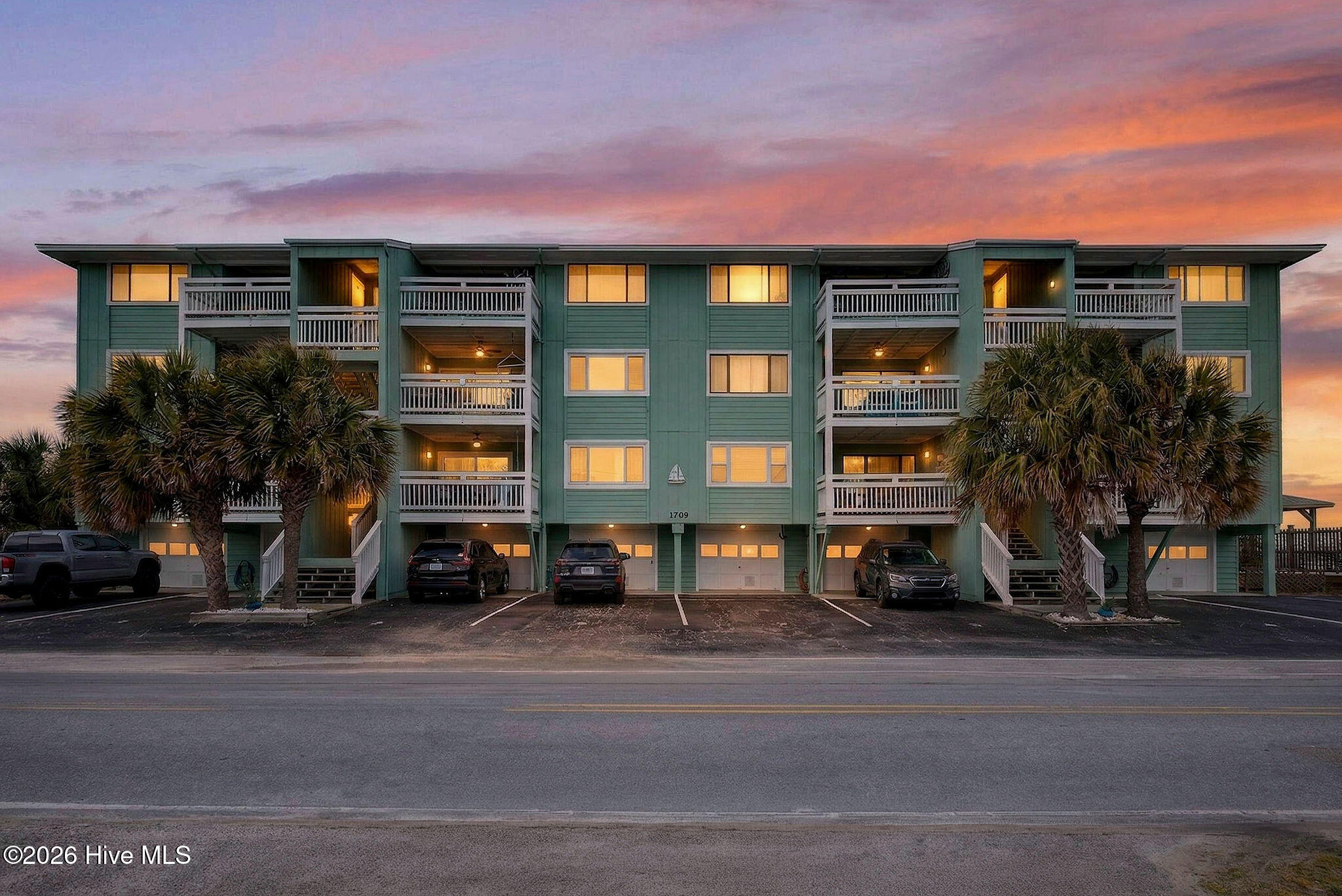 100554864 | Photo 31