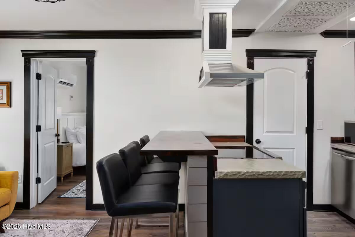 100562028 | Photo 26