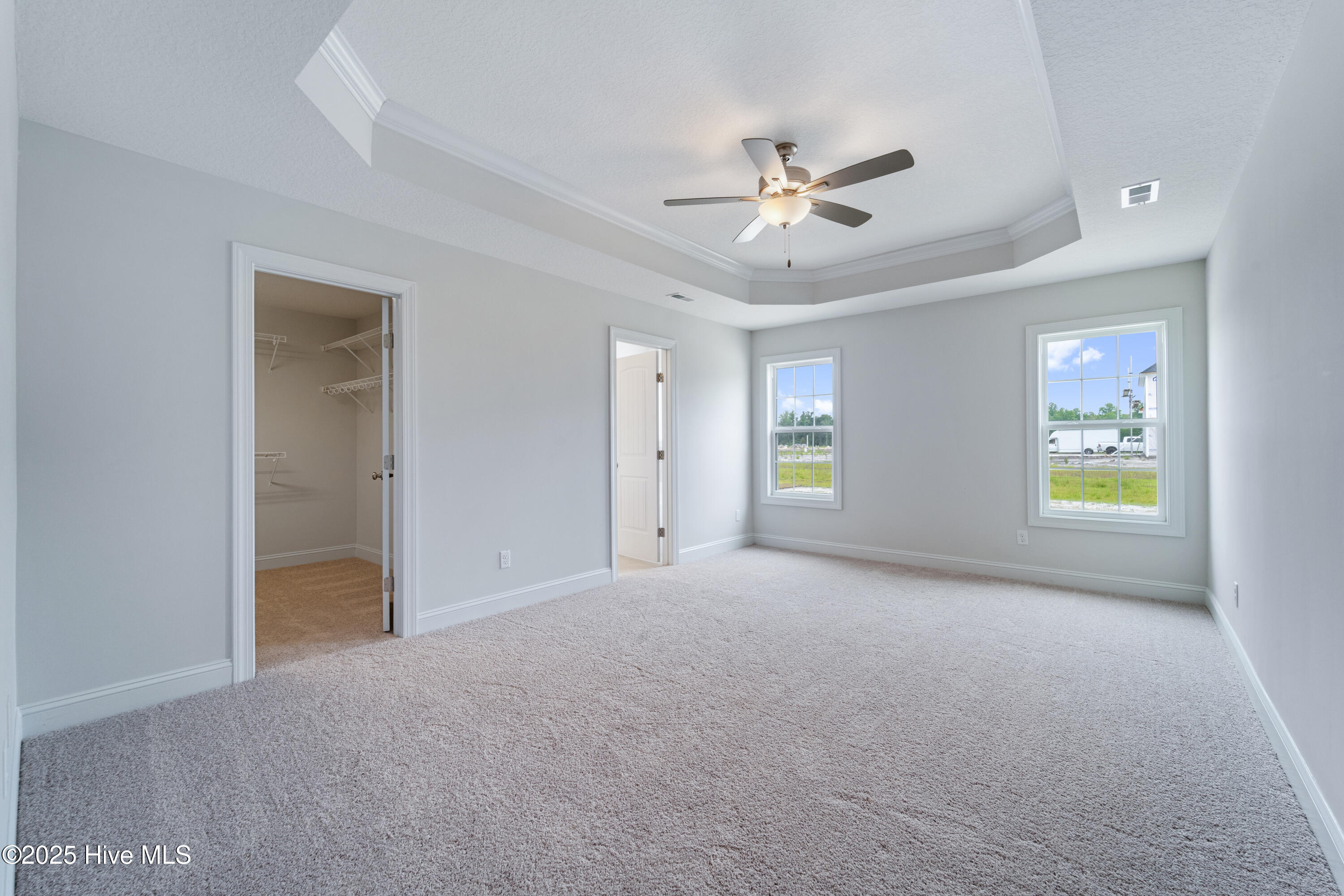 100493444 | Photo 26