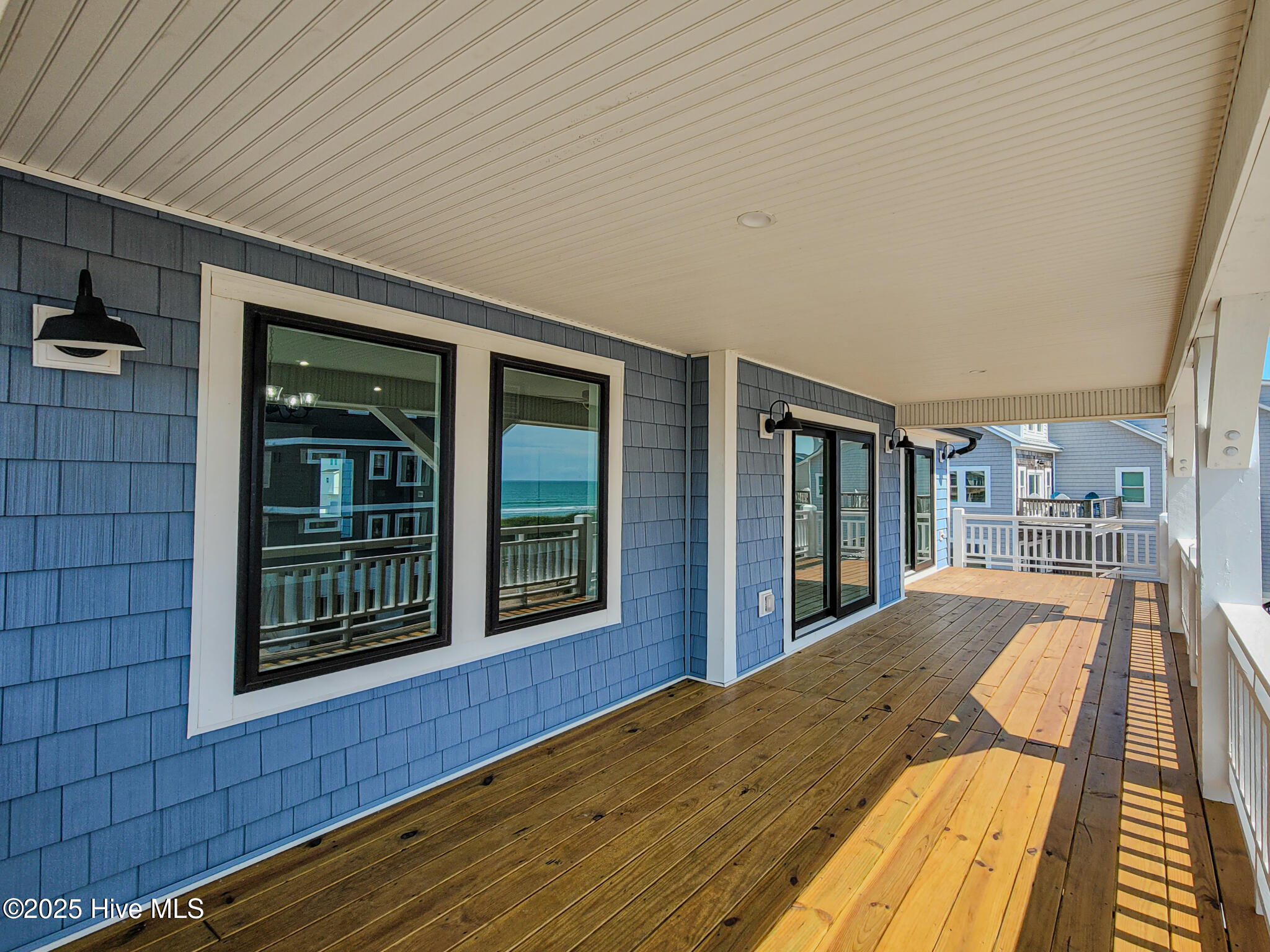 100517147 | Photo 16