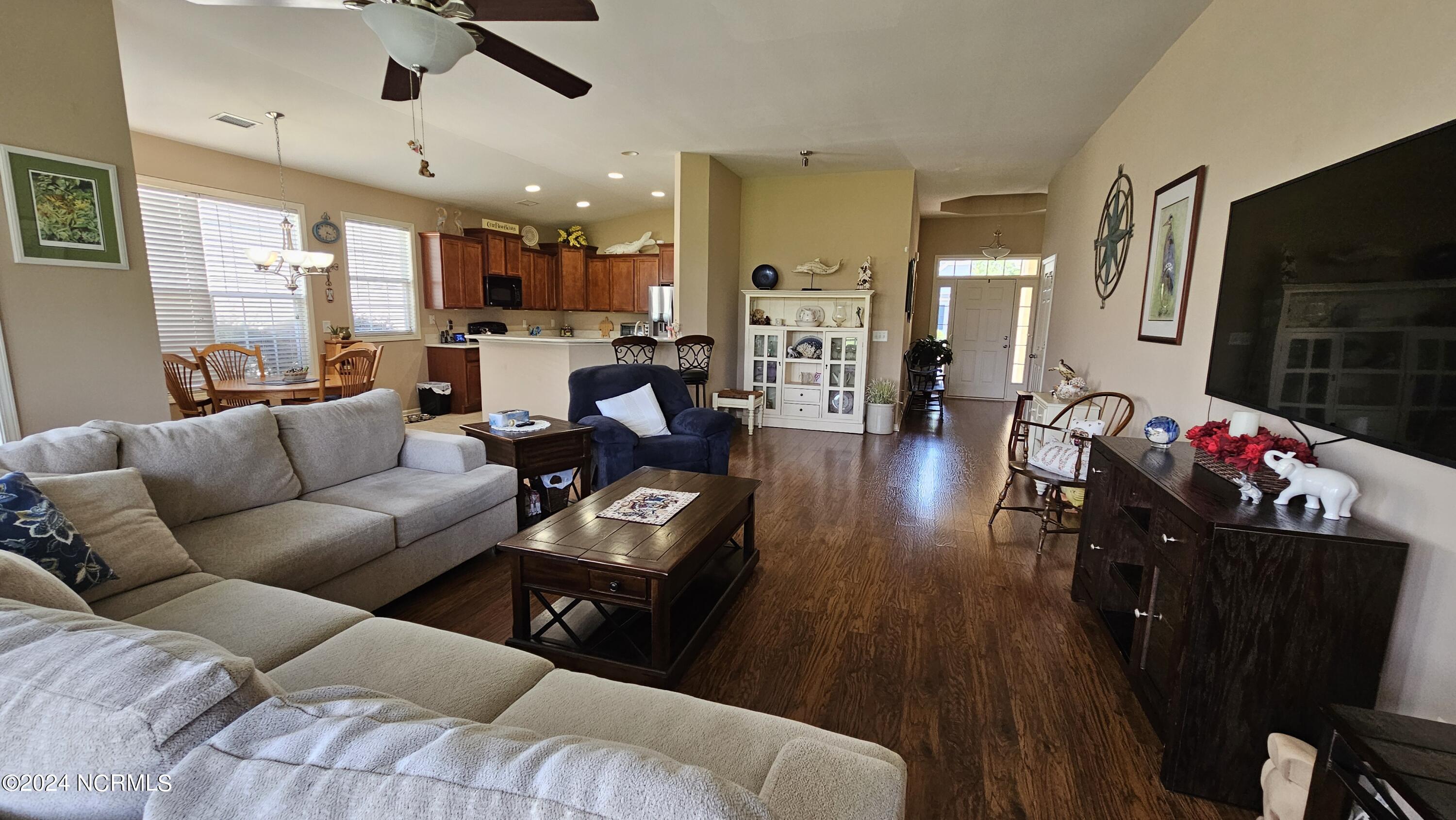 100565741 | Photo 23