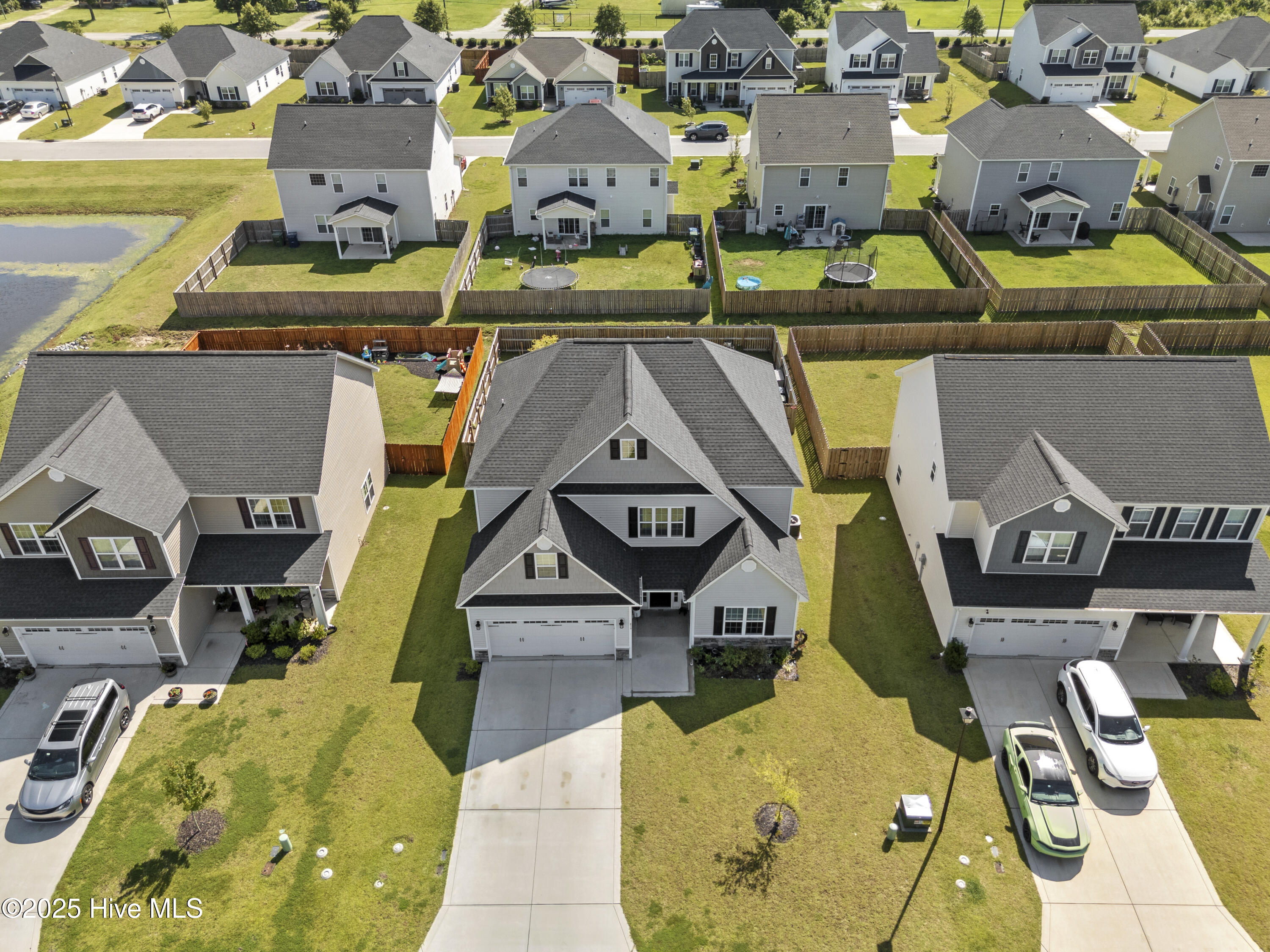 100518858 | Photo 46