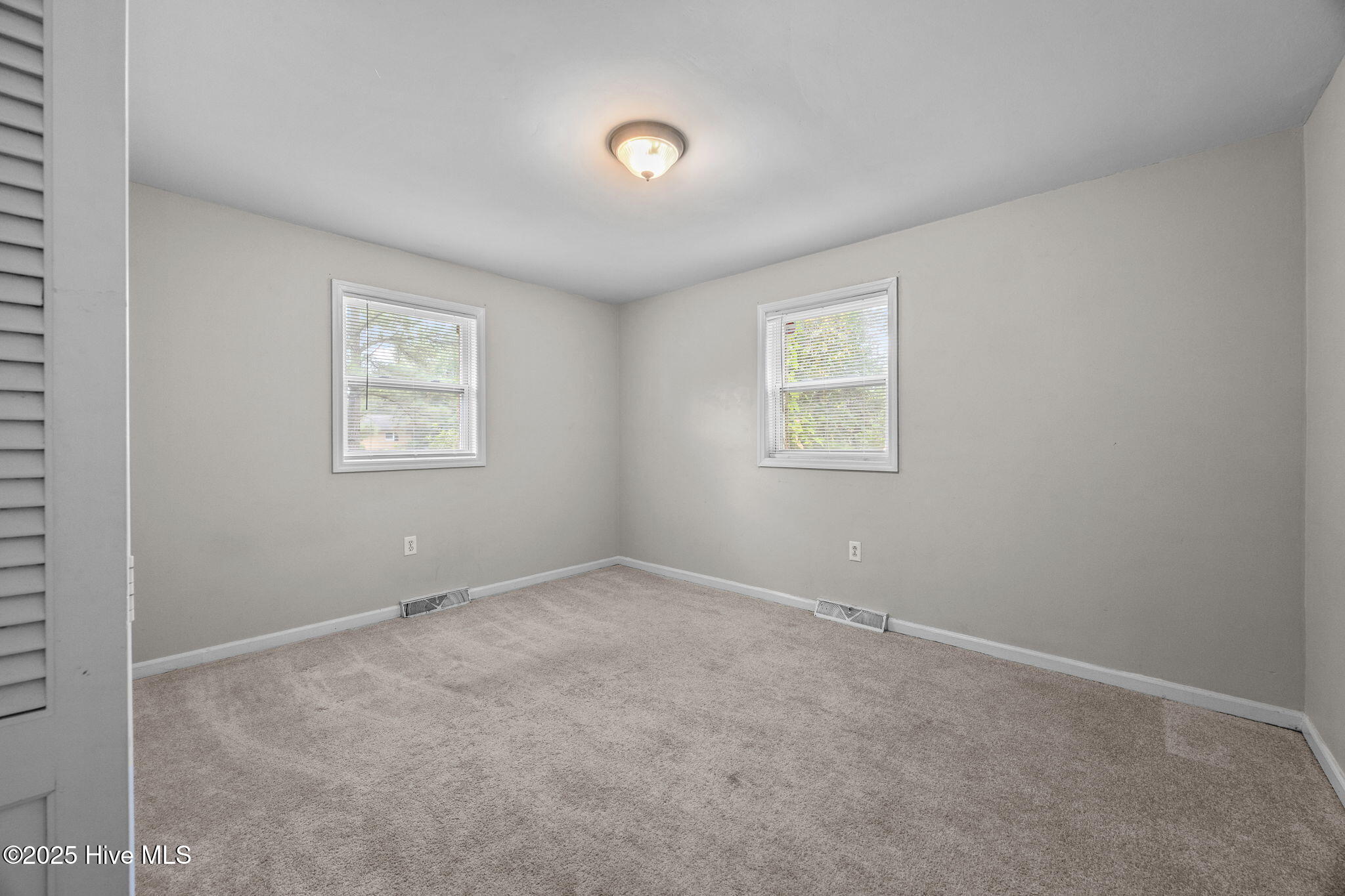 100530315 | Photo 31