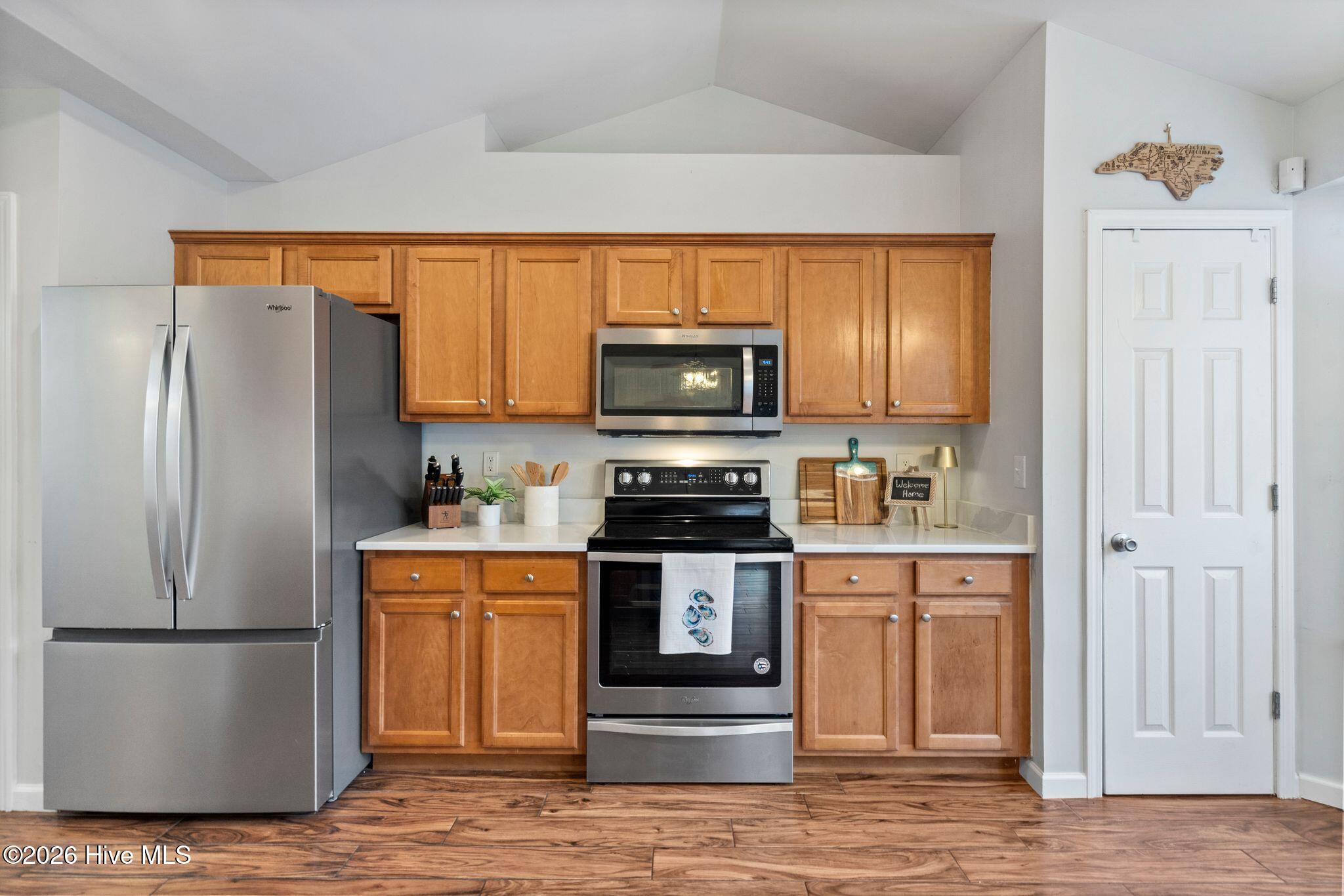 100557294 | Photo 19