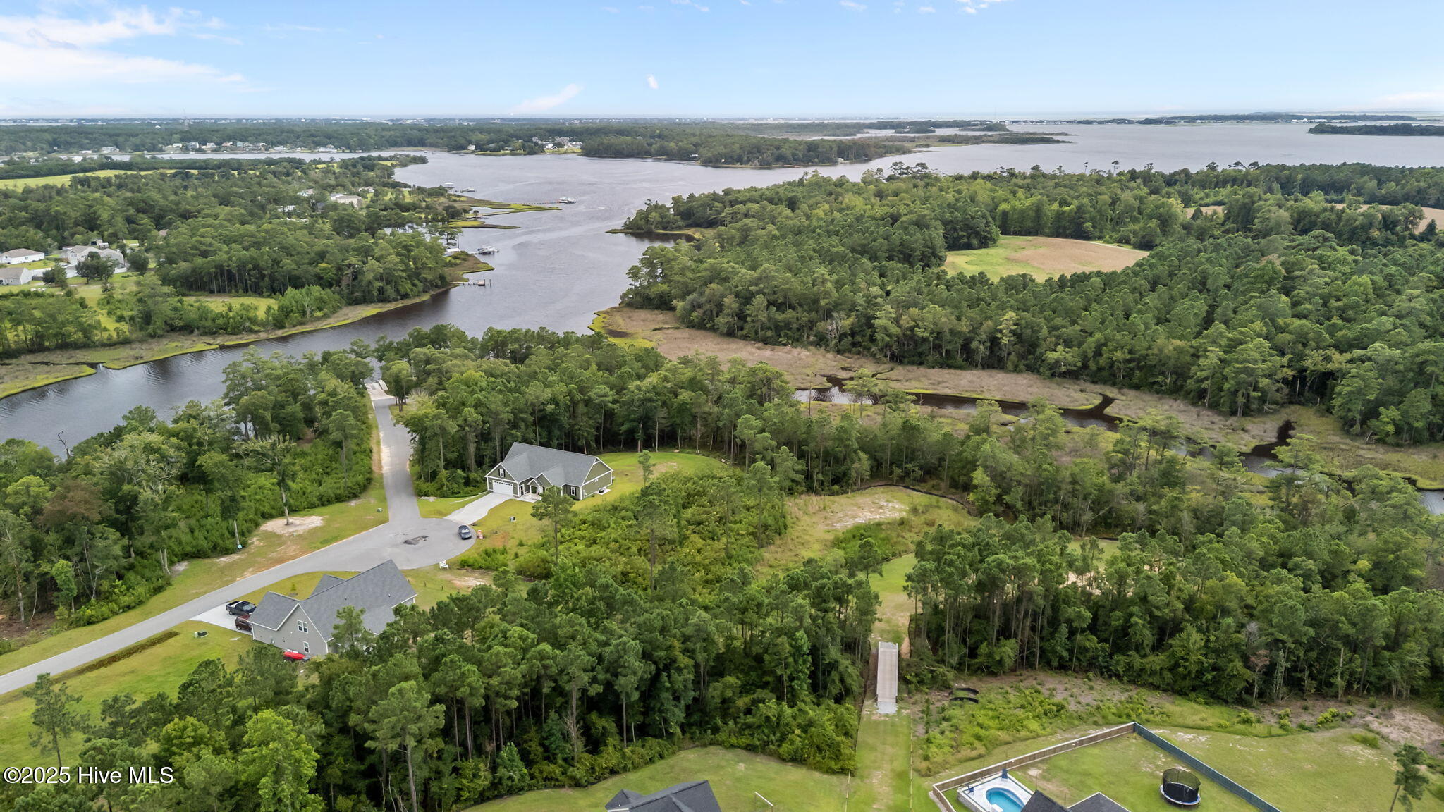 100524817 | Photo 18