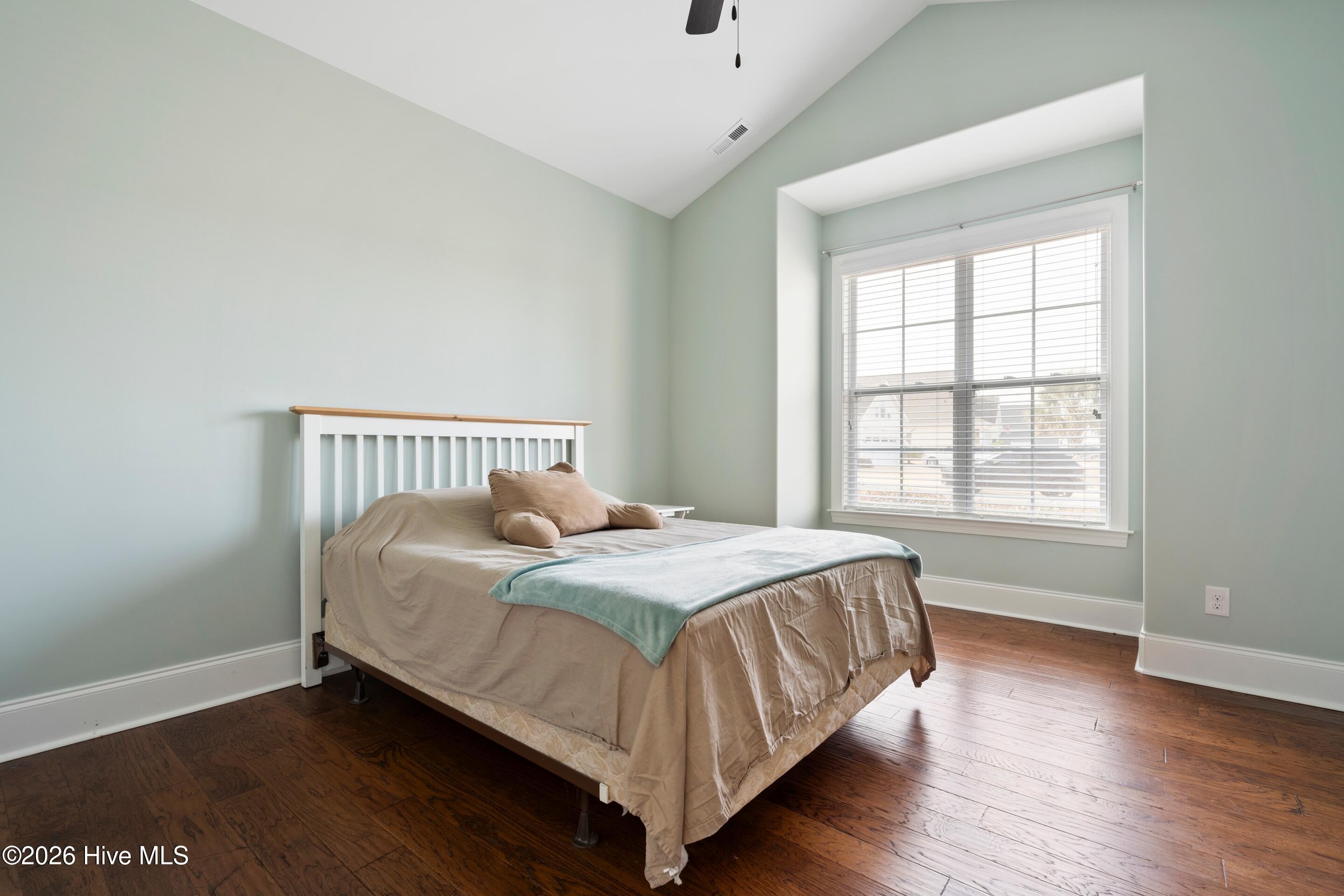 100547652 | Photo 24