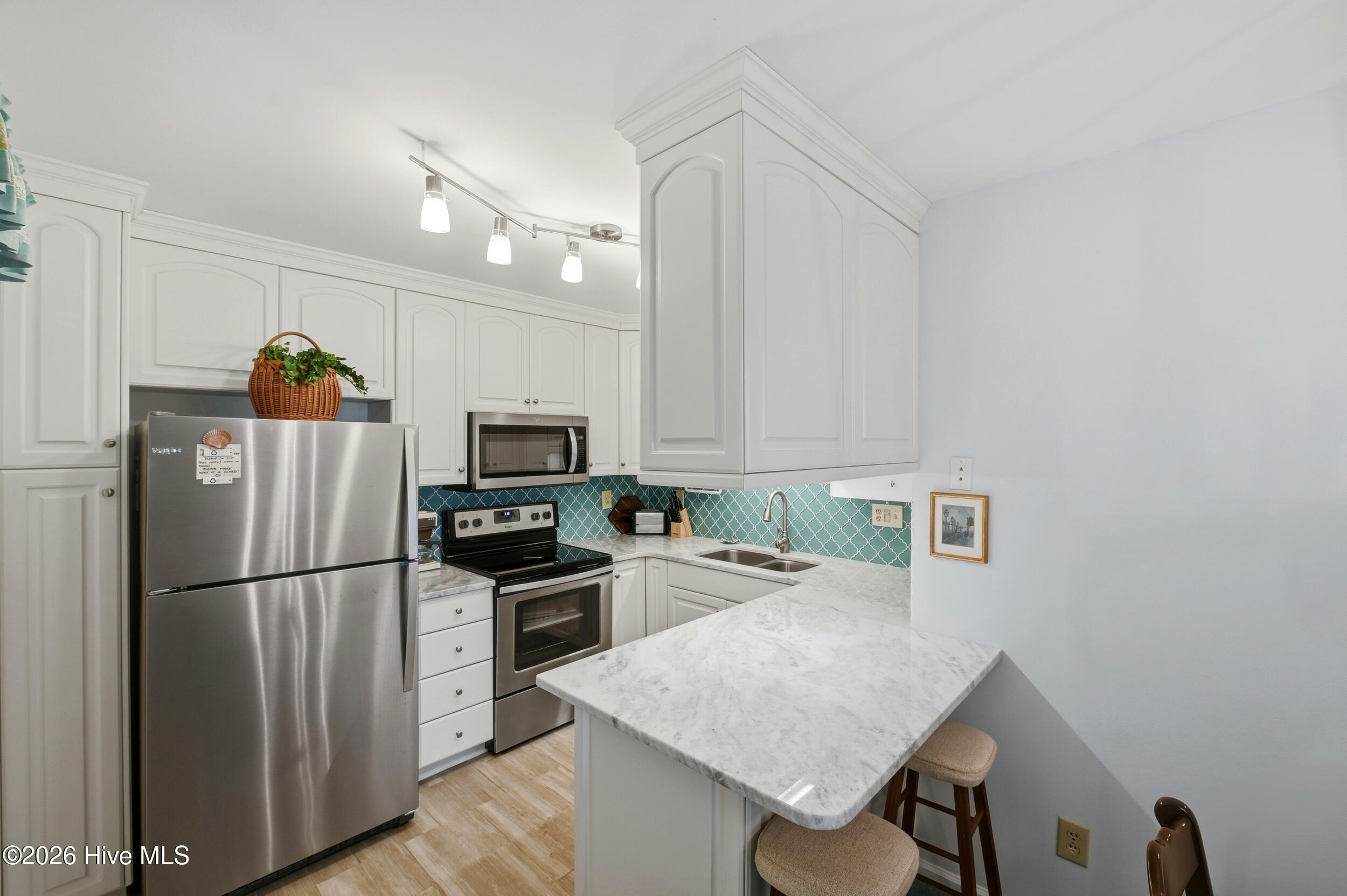 100563274 | Photo 13