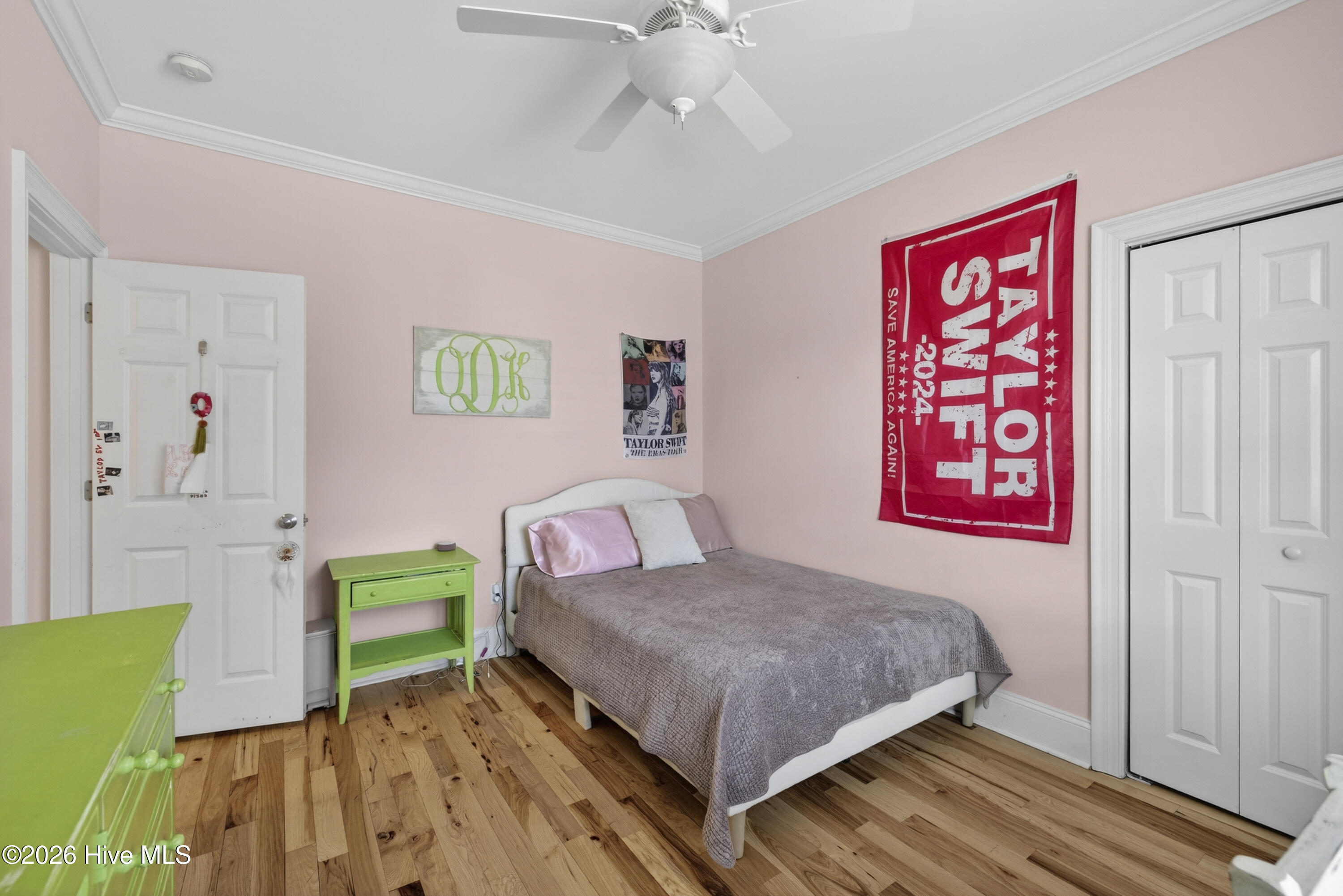 100564705 | Photo 30