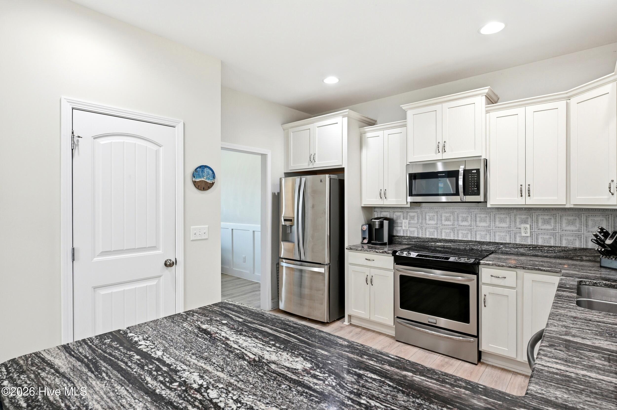 100567137 | Photo 16