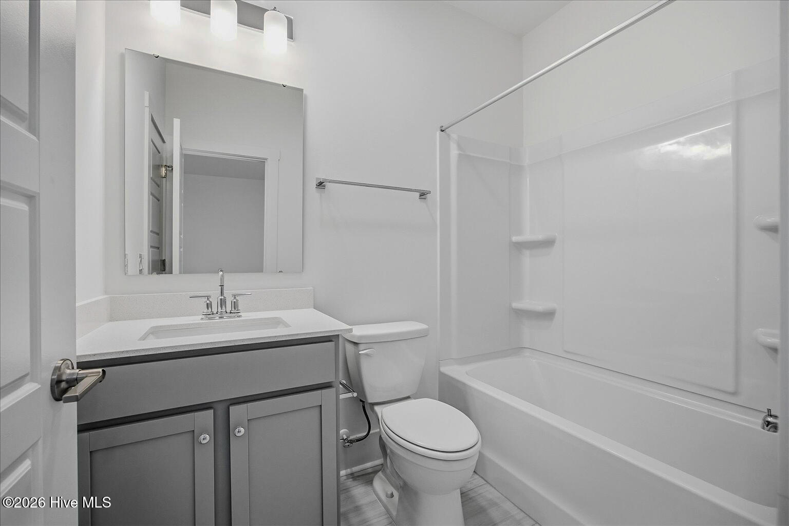 100561873 | Photo 29