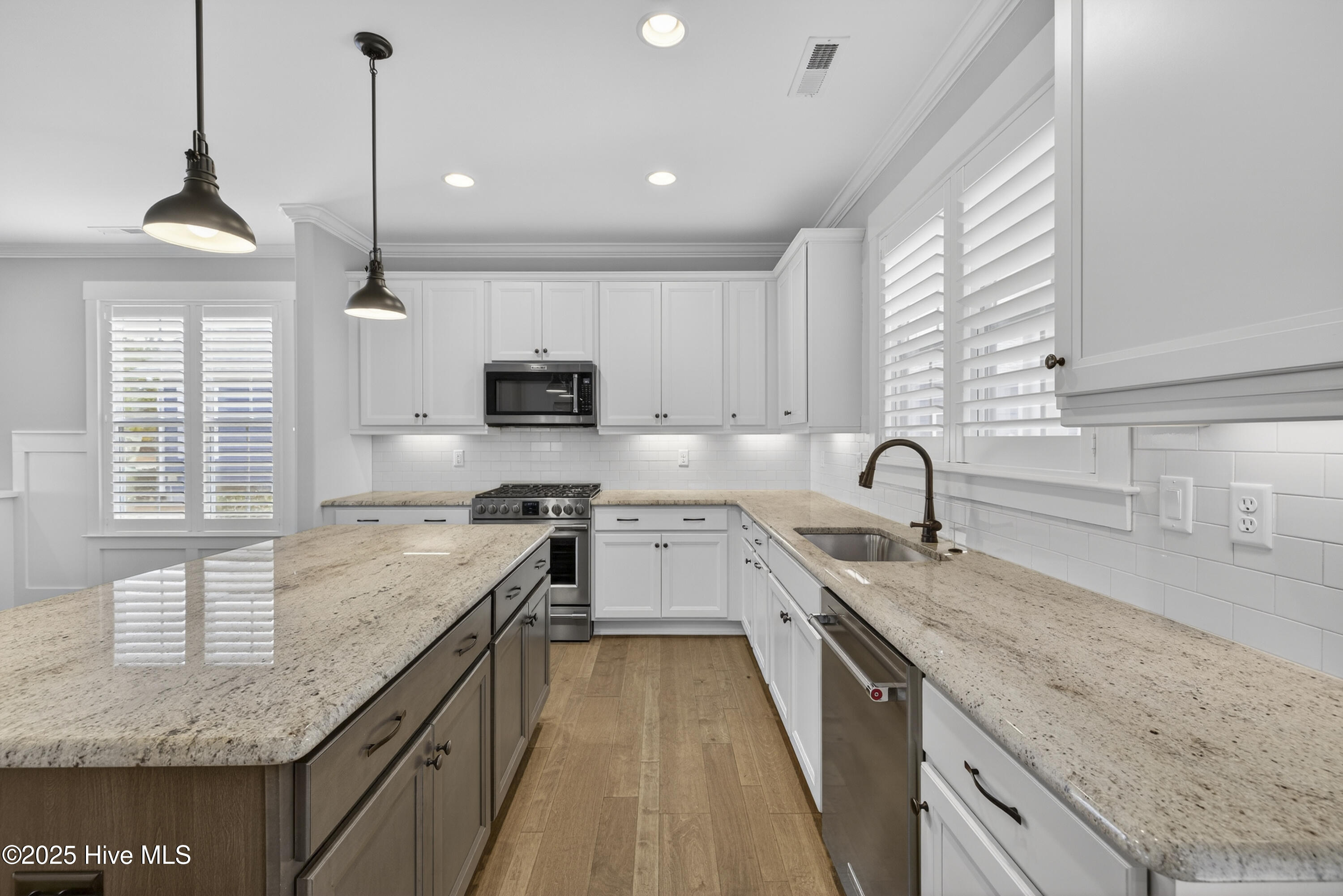 100547164 | Photo 11