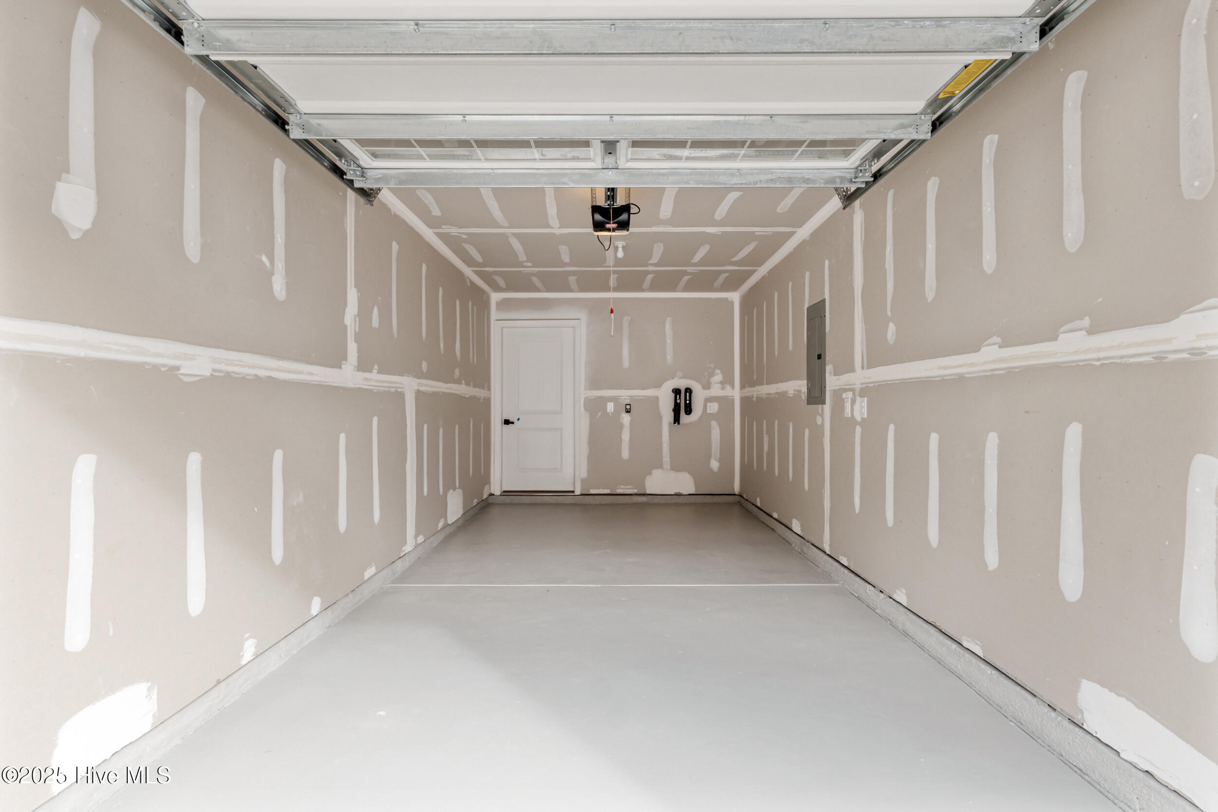 100537228 | Photo 16