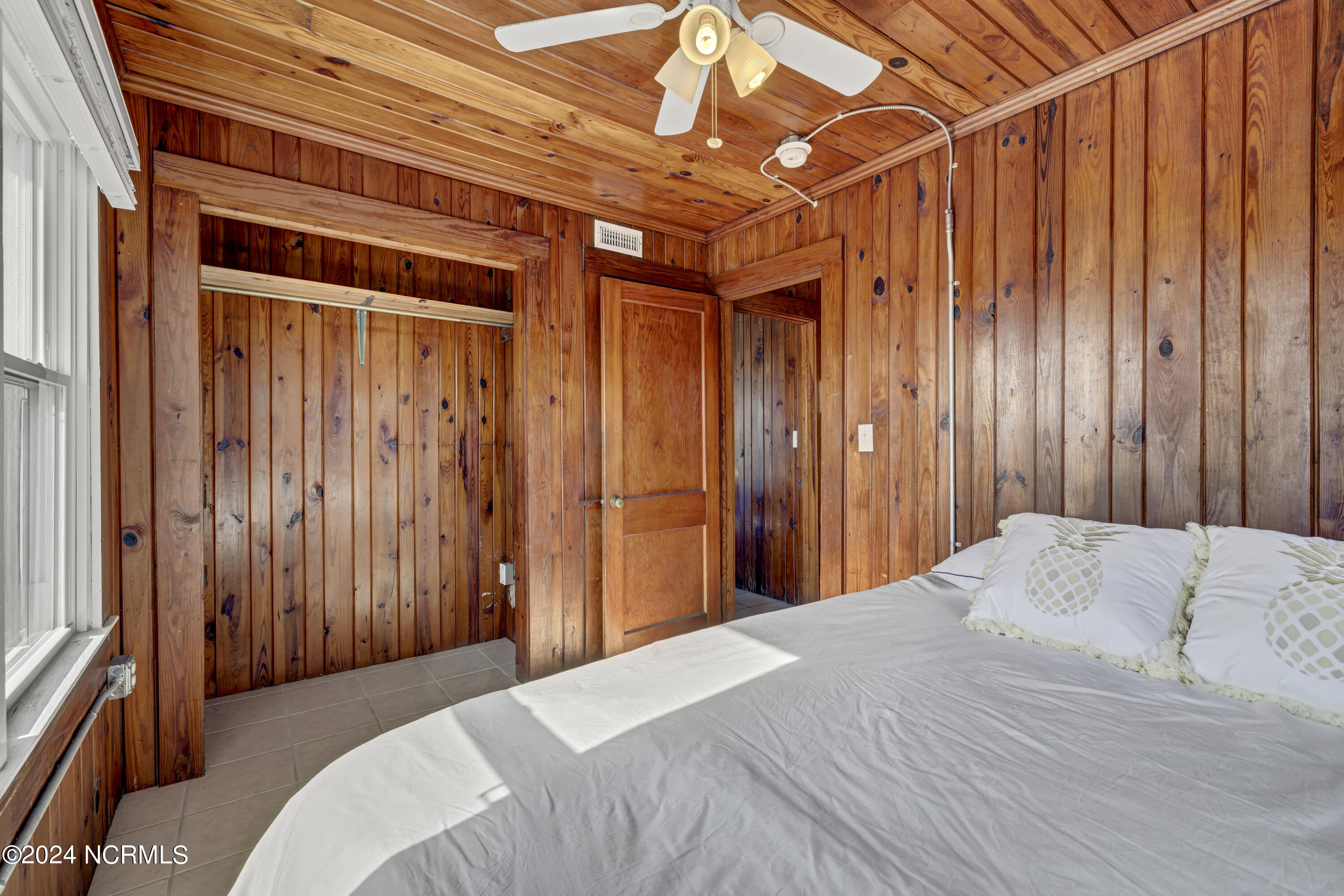 Undisclosed Address, Topsail Beach, NC, 28445