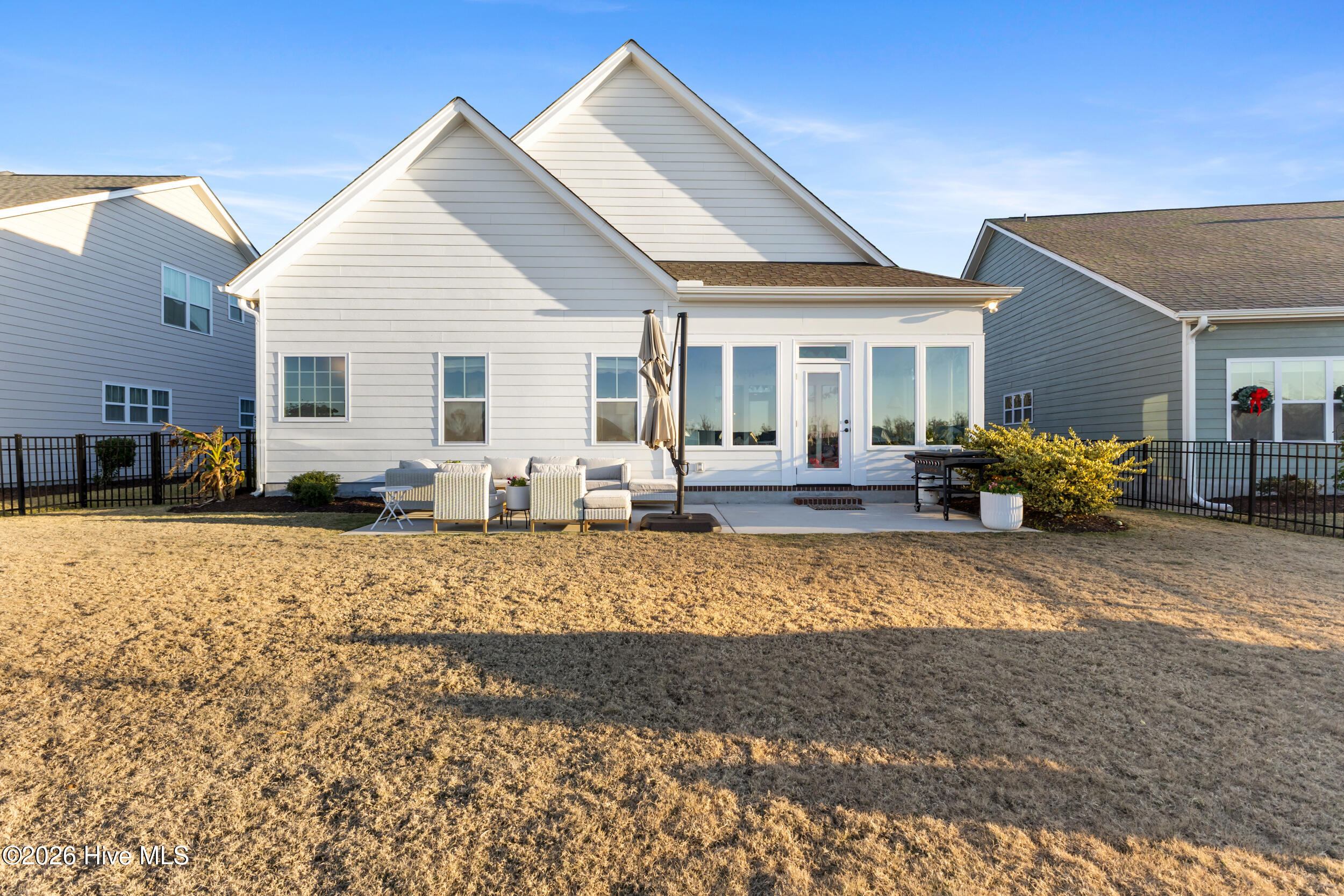 100545228 | Photo 39