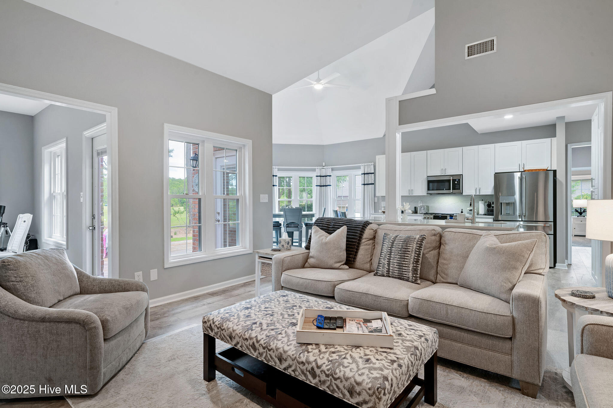 100510783 | Photo 14