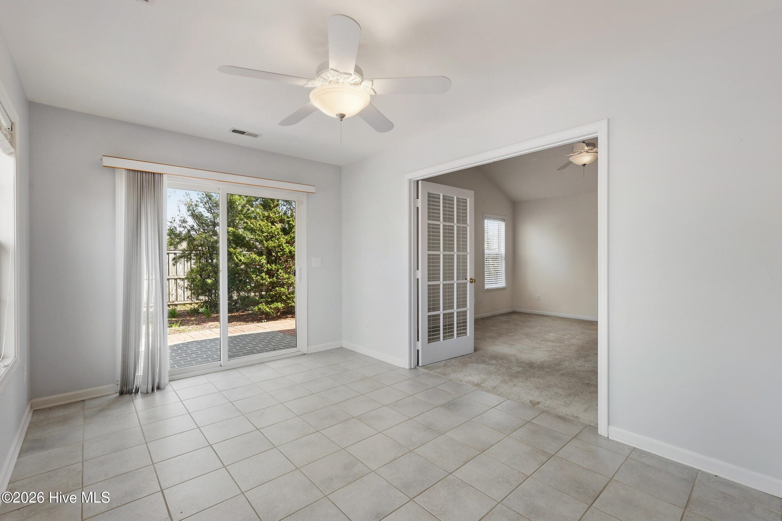 100511628 | Photo 28