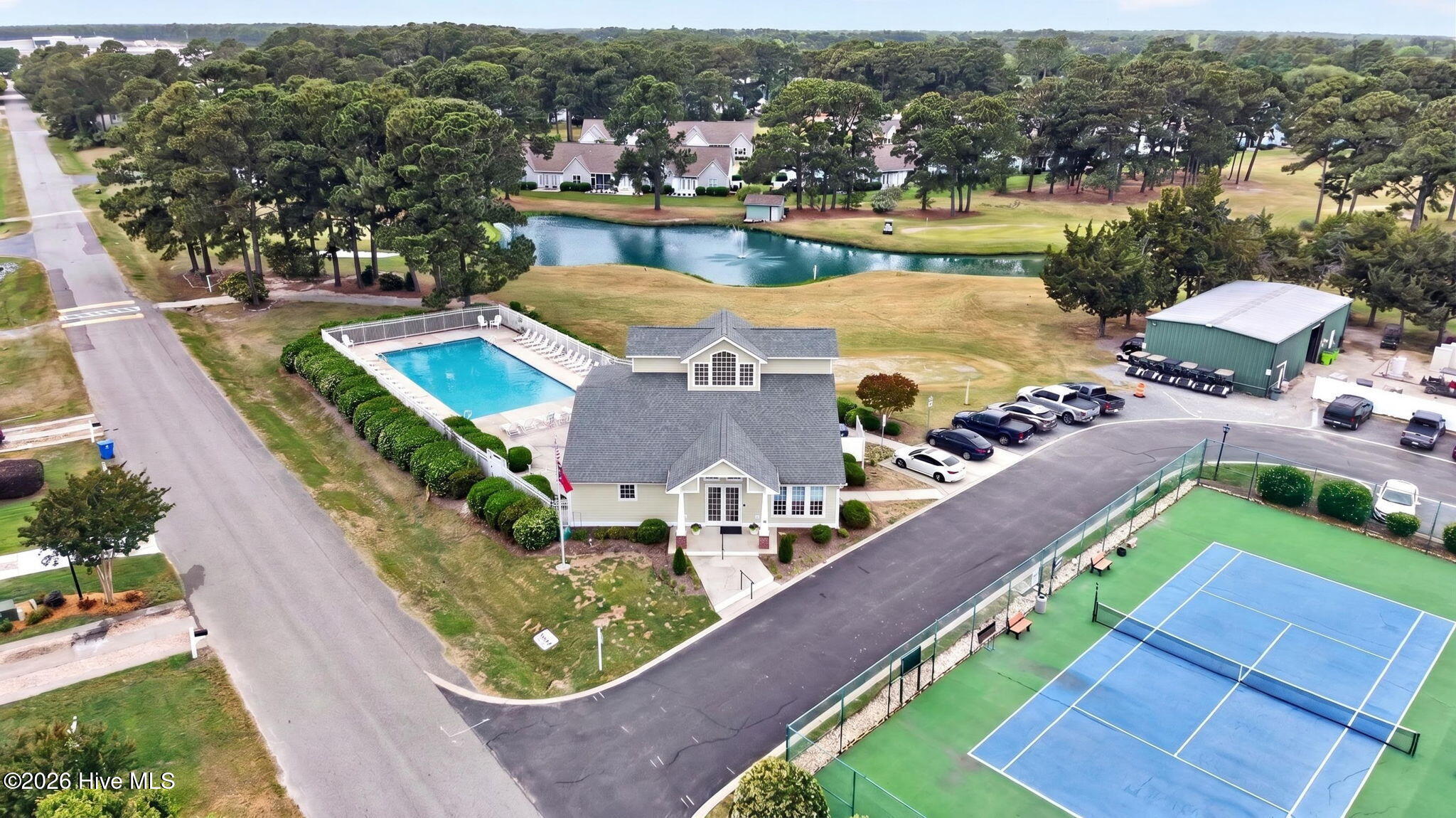 100570606 | Photo 25