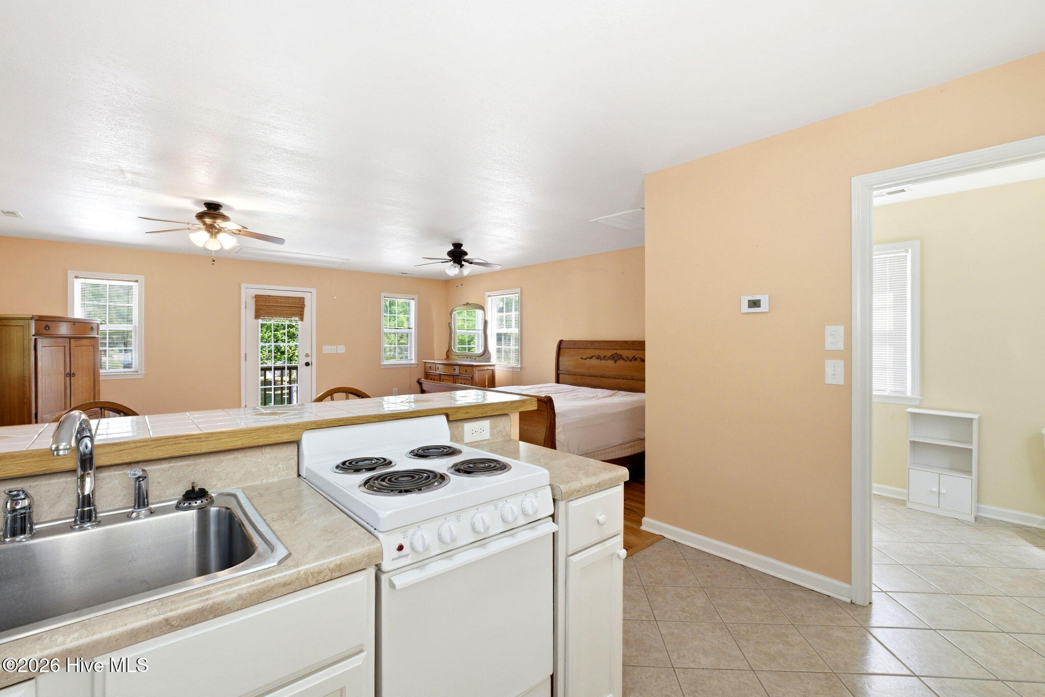 100568157 | Photo 52