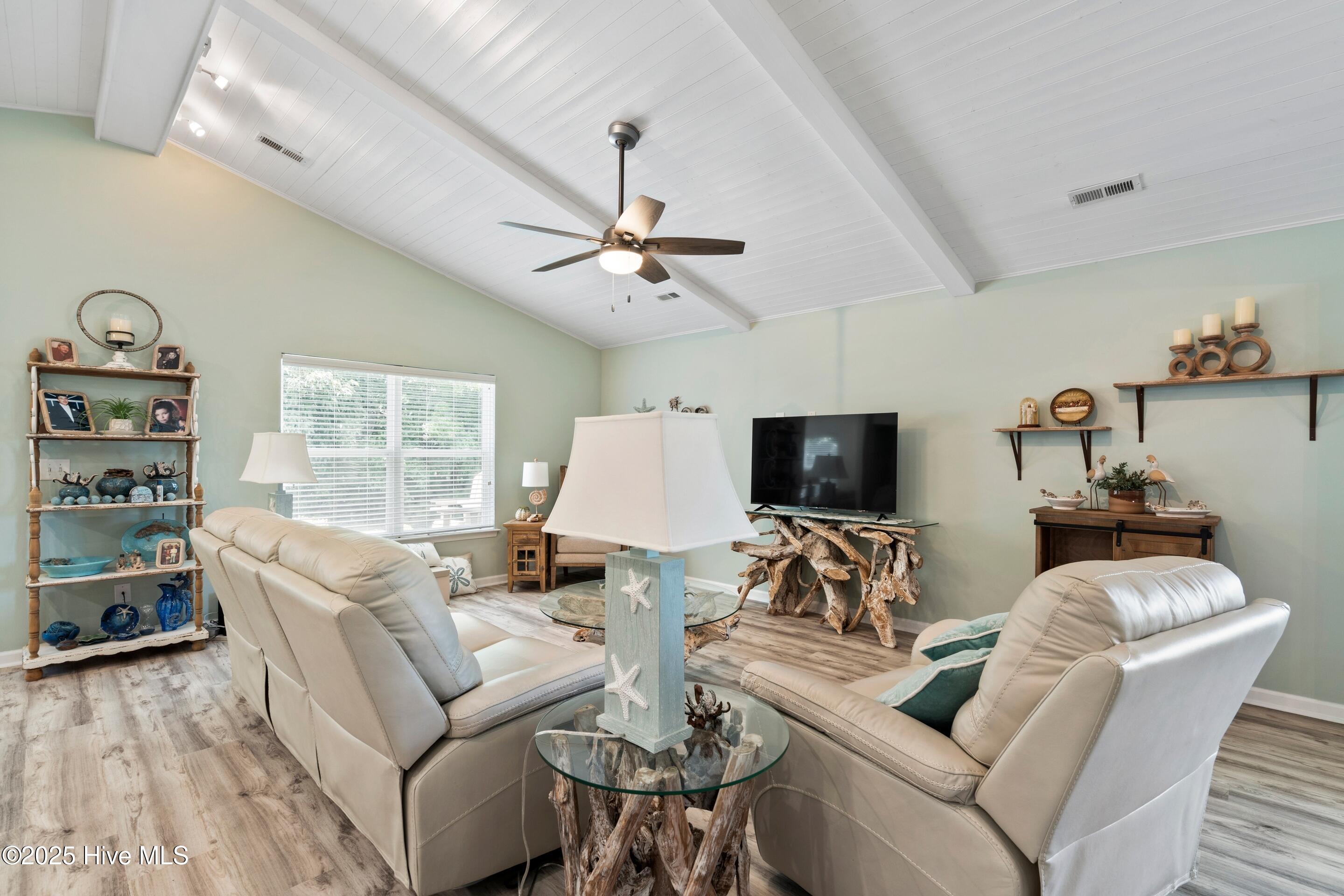 100517079 | Photo 11