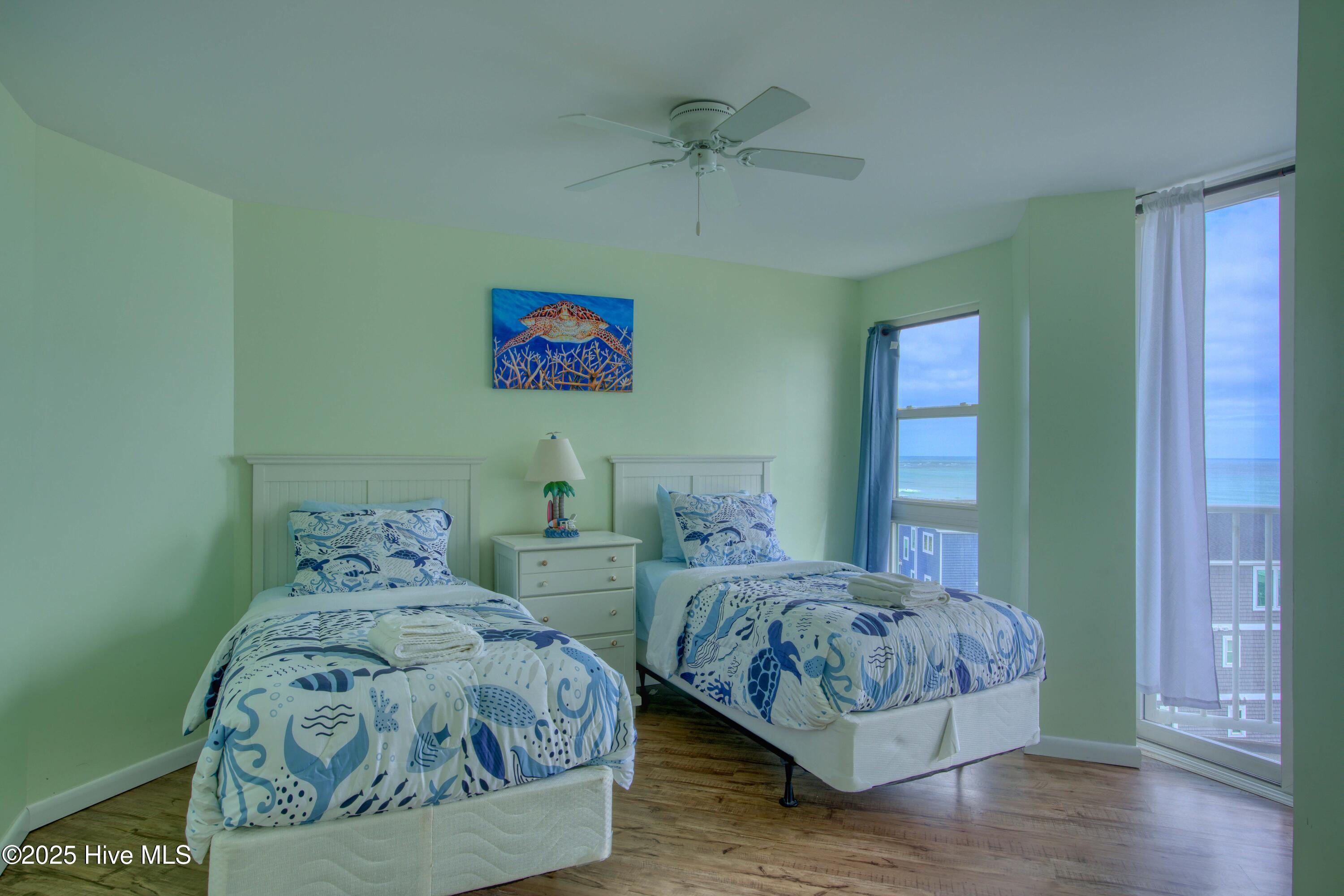 100529927 | Photo 22