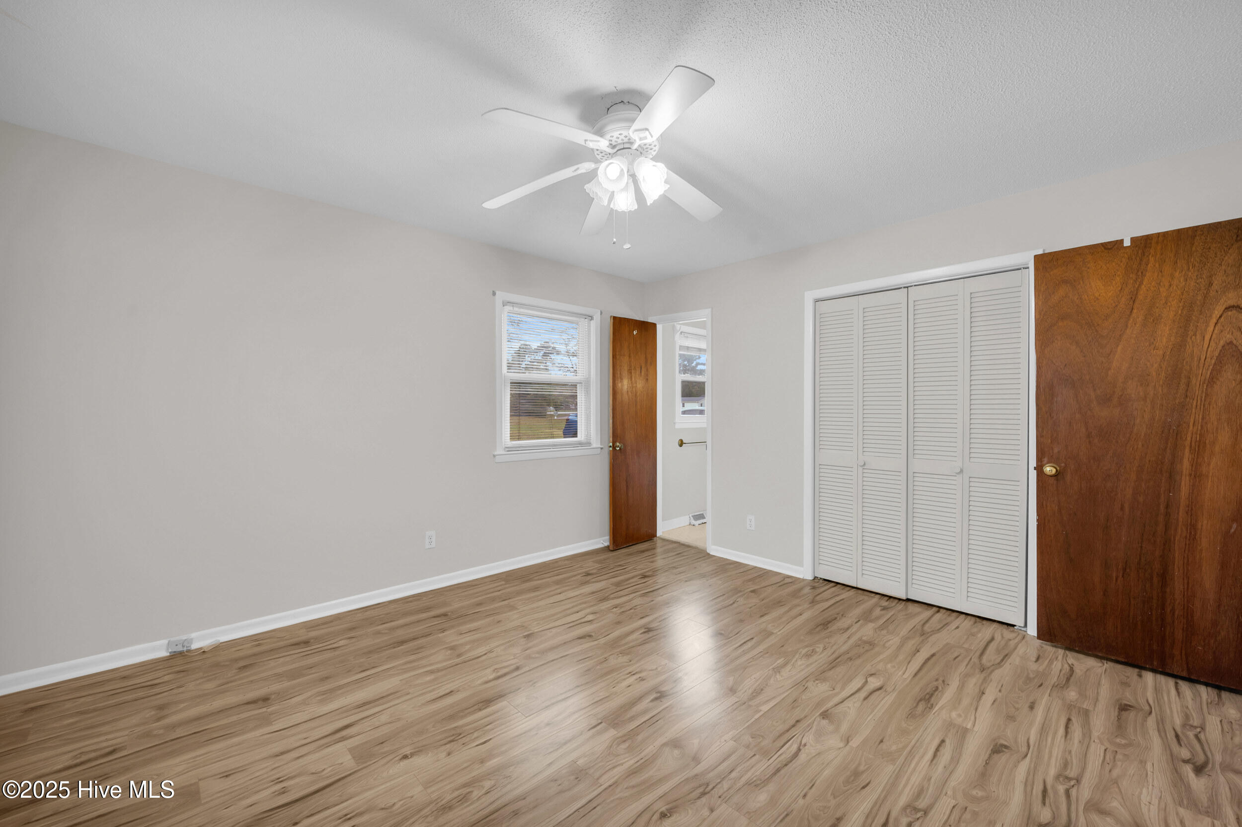 100533688 | Photo 23