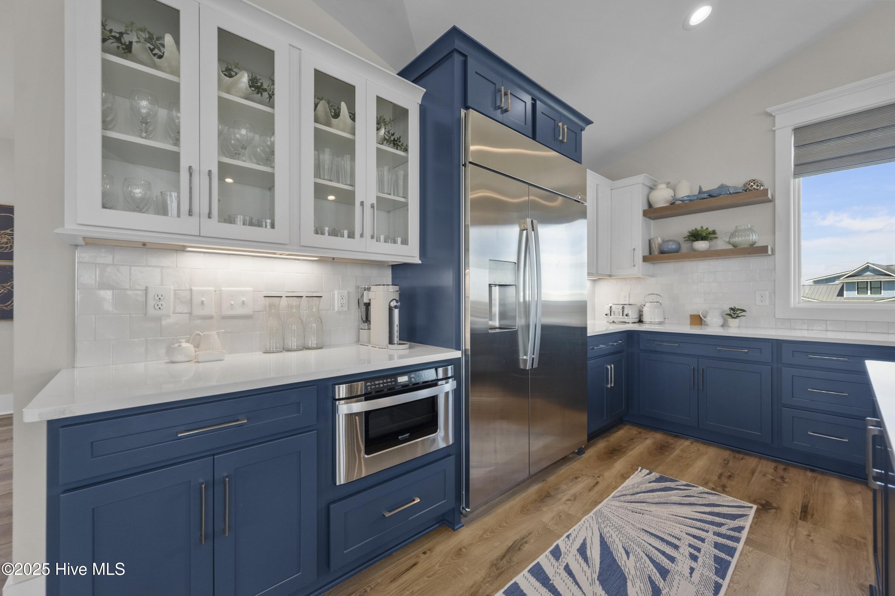 100510701 | Photo 20