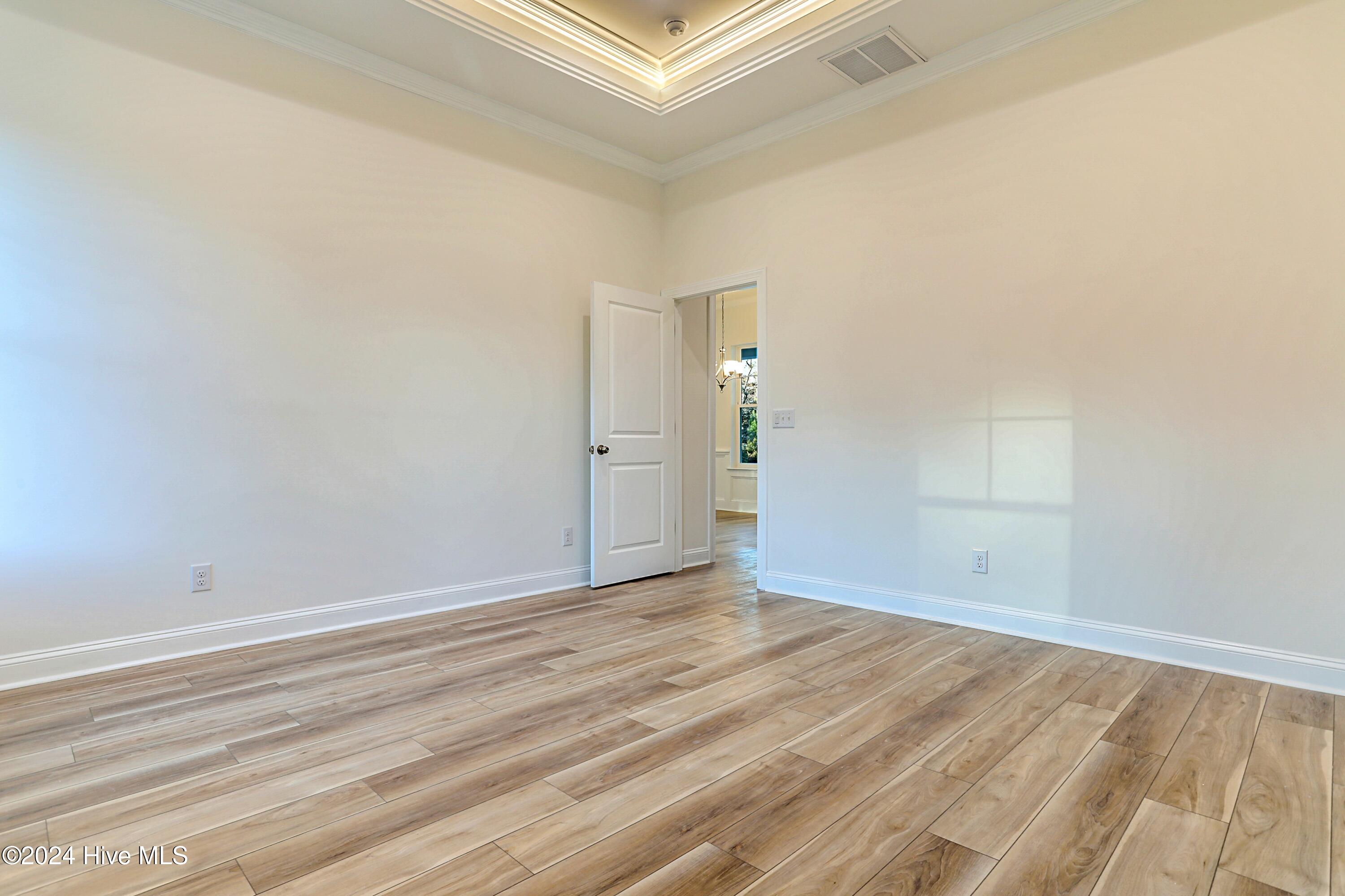 100477355 | Photo 41