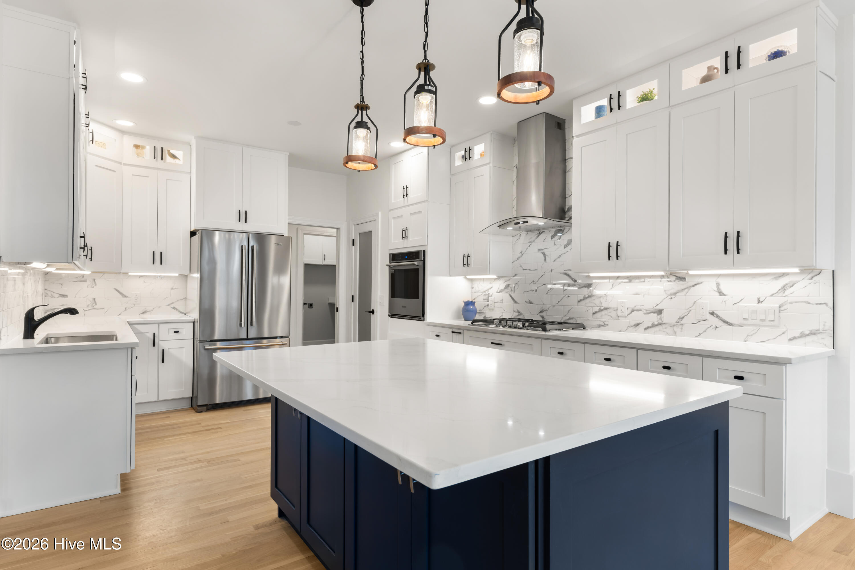 100555954 | Photo 21