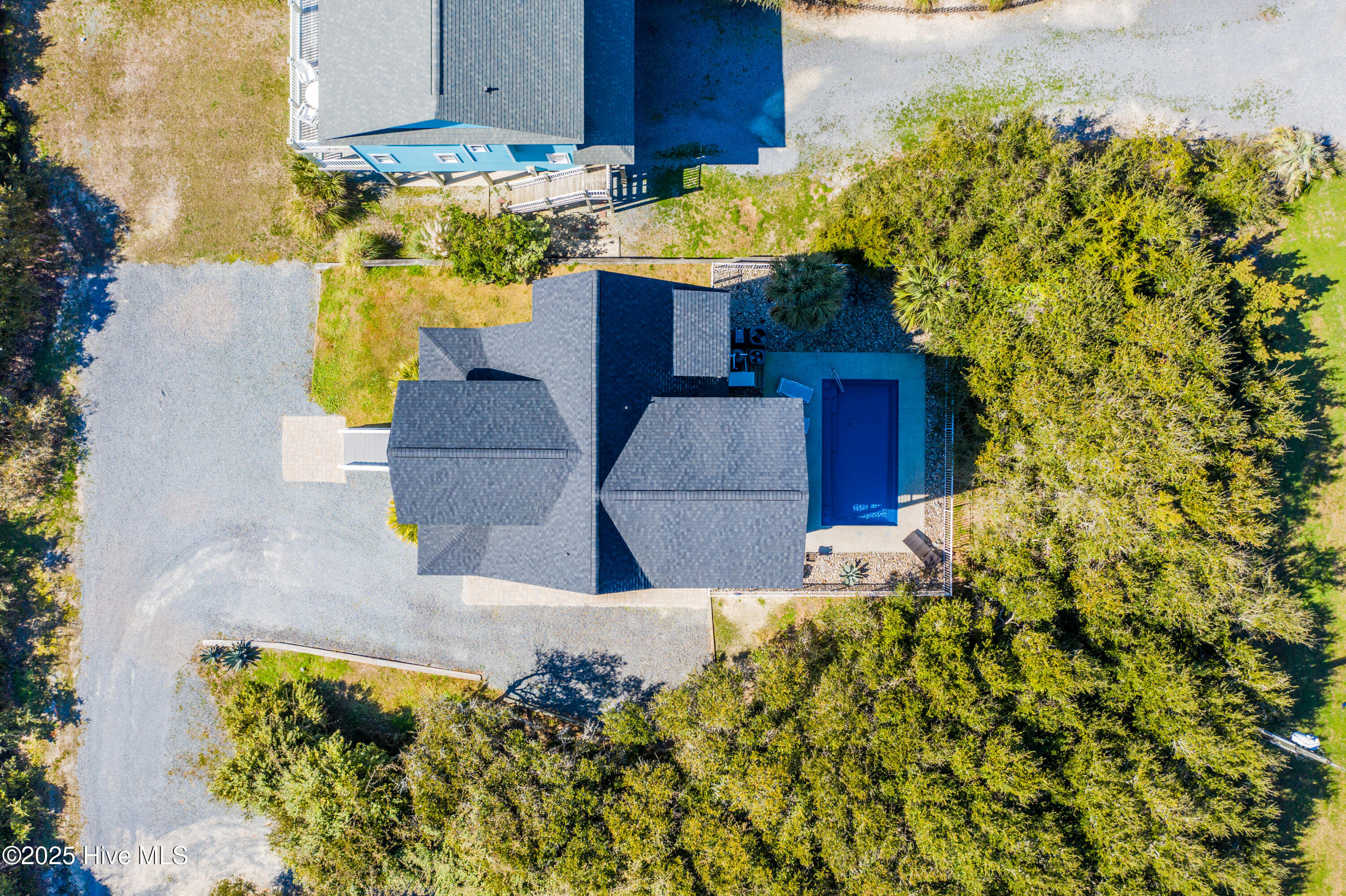 100506414 | Photo 47