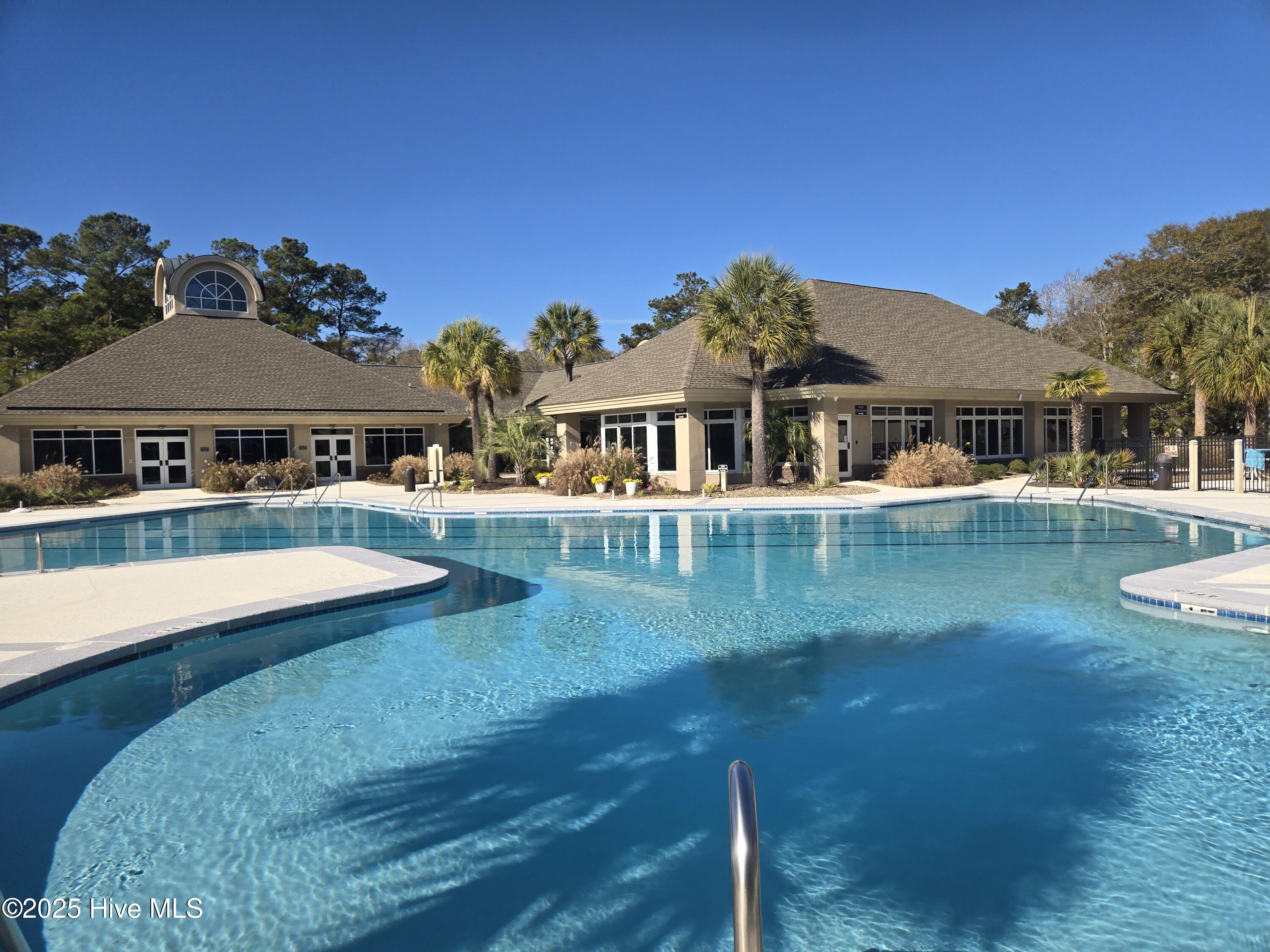 100545211 | Photo 77