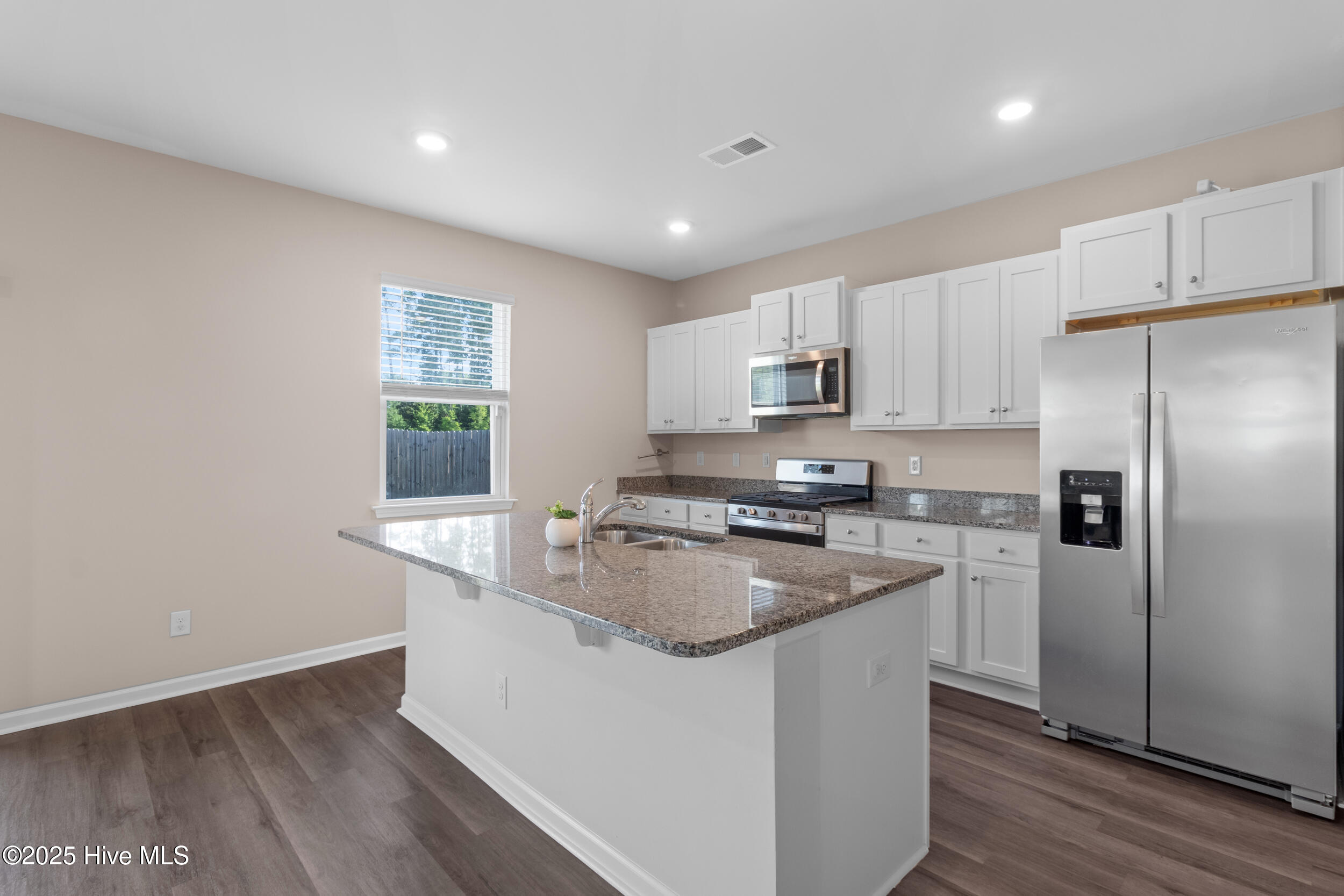 240 Windy Woods Way, Wilmington, NC 28401 – photo 11: 14_kitchen